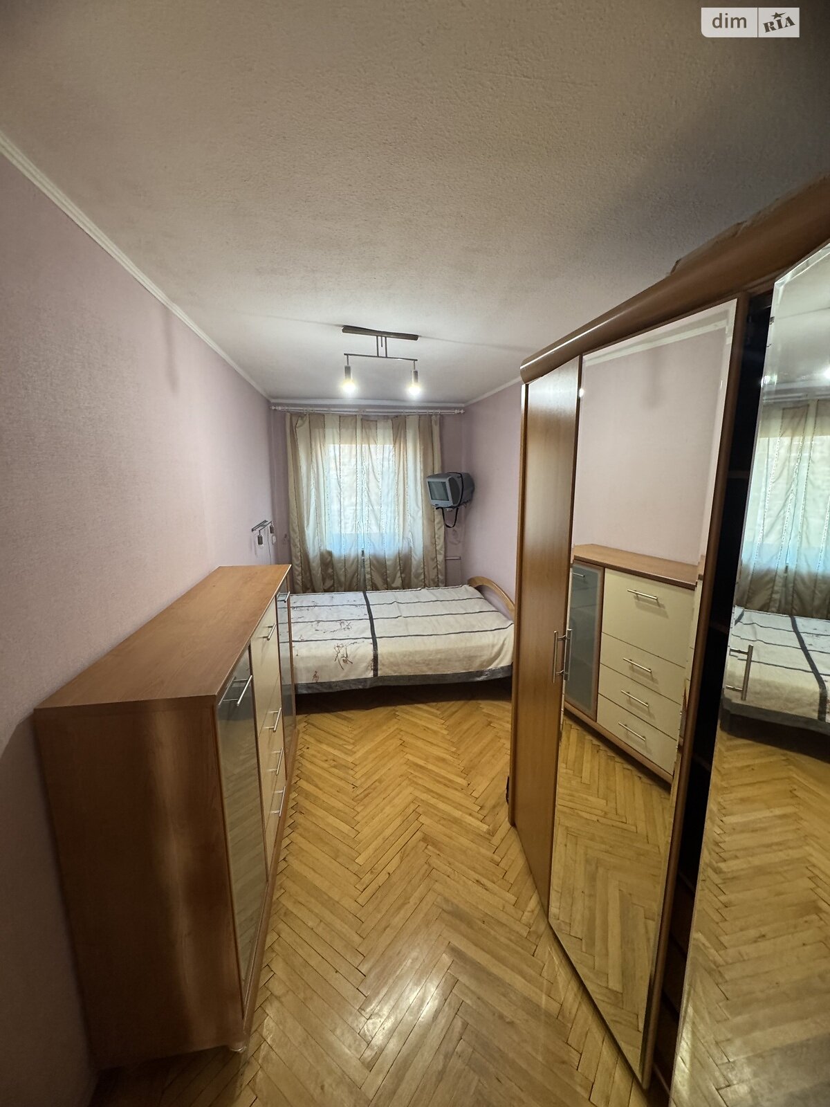 Продажа трехкомнатной квартиры в Харькове, на ул. Защитников Неба 52, район 1-ый микрорайон фото 1