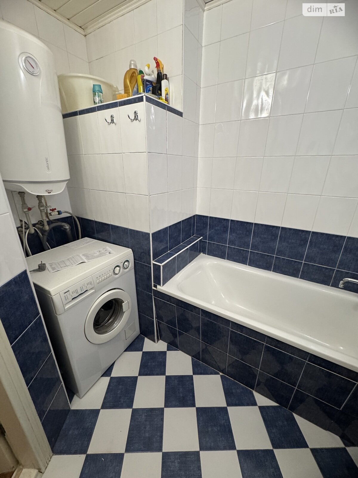 Продажа трехкомнатной квартиры в Харькове, на ул. Защитников Неба 52, район 1-ый микрорайон фото 1