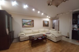 Продажа трехкомнатной квартиры в Харькове, на просп. Науки 31В, район 2-ой микрорайон фото 2