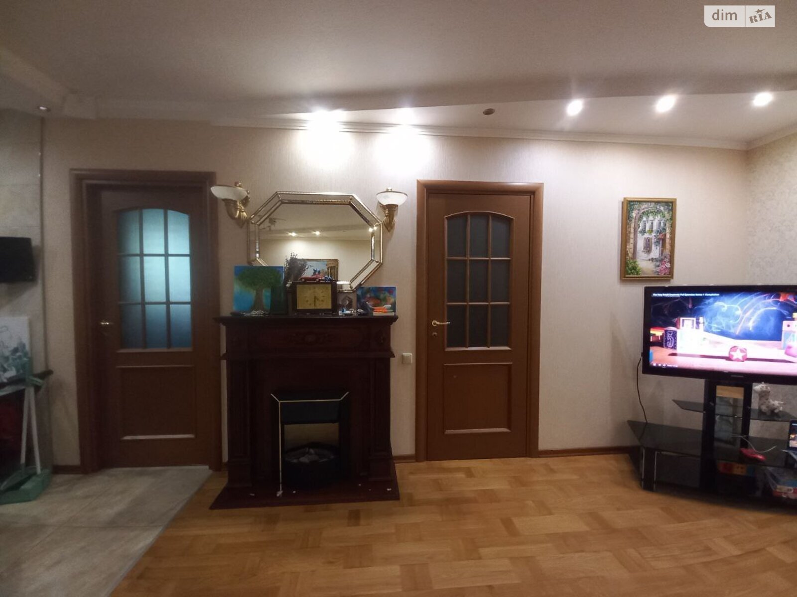 Продажа трехкомнатной квартиры в Харькове, на просп. Науки 31В, район 2-ой микрорайон фото 1