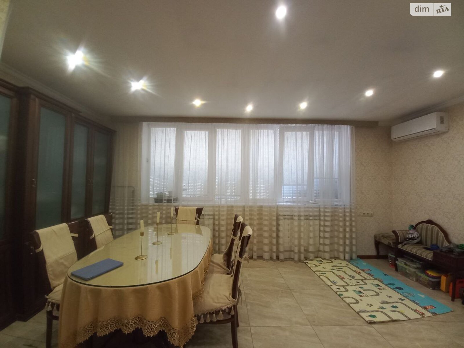 Продажа трехкомнатной квартиры в Харькове, на просп. Науки 31В, район 2-ой микрорайон фото 1