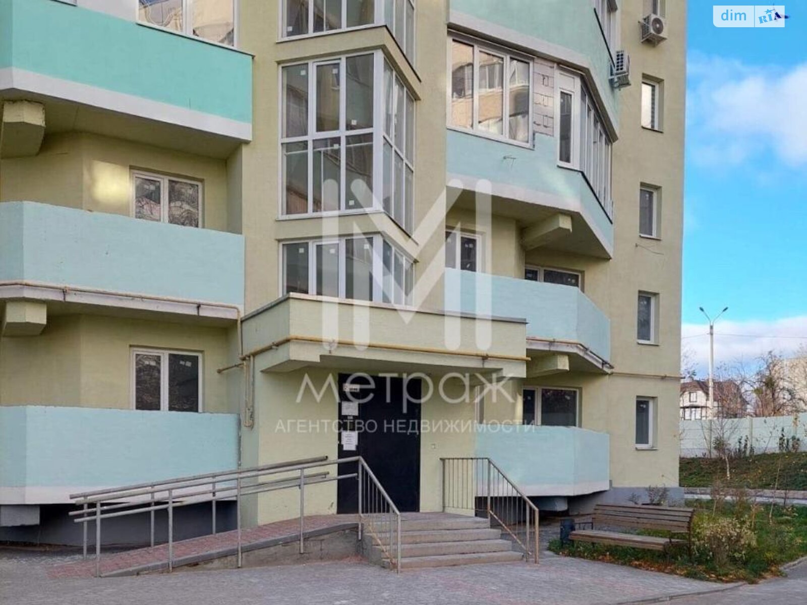 Продажа трехкомнатной квартиры в Харькове, на просп. Людвига Свободы 20А, район 335-ый микрорайон фото 1