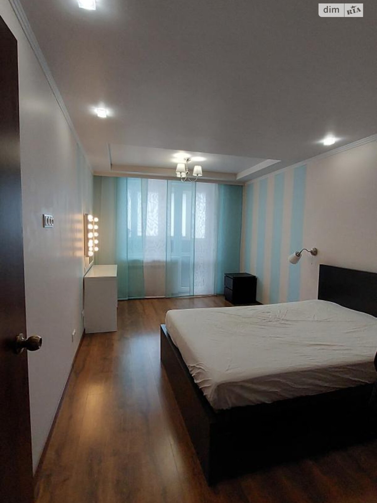 Продажа трехкомнатной квартиры в Харькове, на просп. Победы 67, район 339-ый микрорайон фото 1