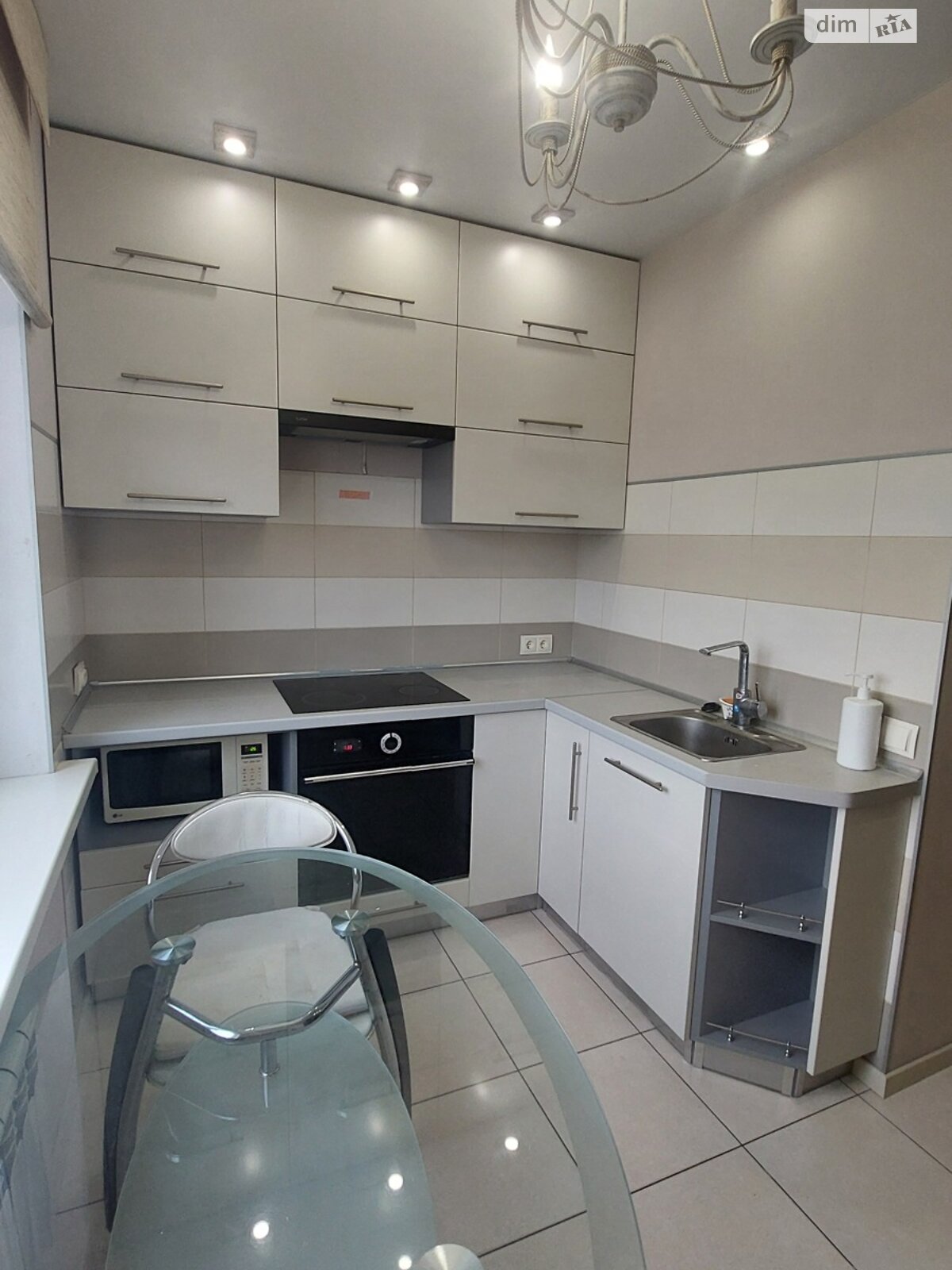 Продажа трехкомнатной квартиры в Харькове, на просп. Победы 67, район 339-ый микрорайон фото 1