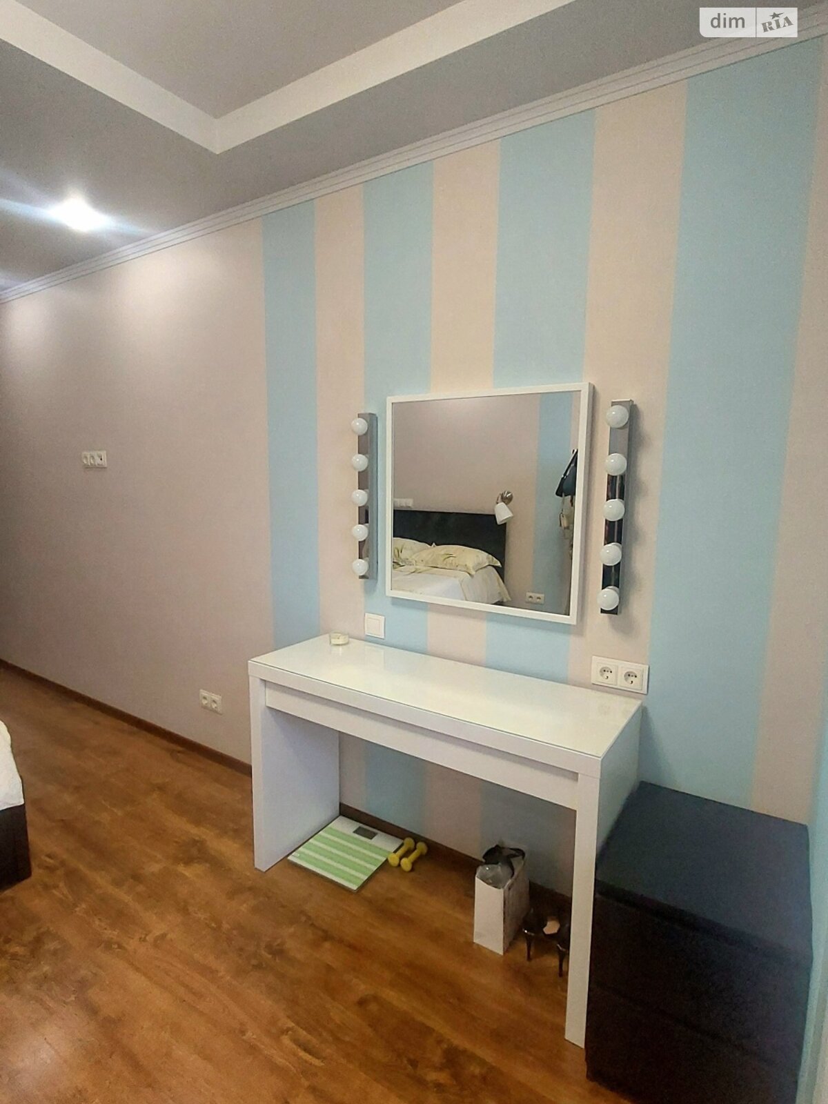 Продажа трехкомнатной квартиры в Харькове, на просп. Победы 67, район 339-ый микрорайон фото 1