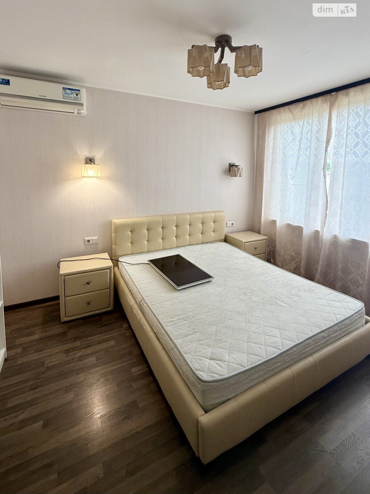 Продаж трикімнатної квартири в Харкові, на вул. Космонавтів 5А, район Шевченківський фото 1 Продаж трикімнатної квартири в Харкові, на вул. Космонавтів 5А, район Шевченківський фото 1