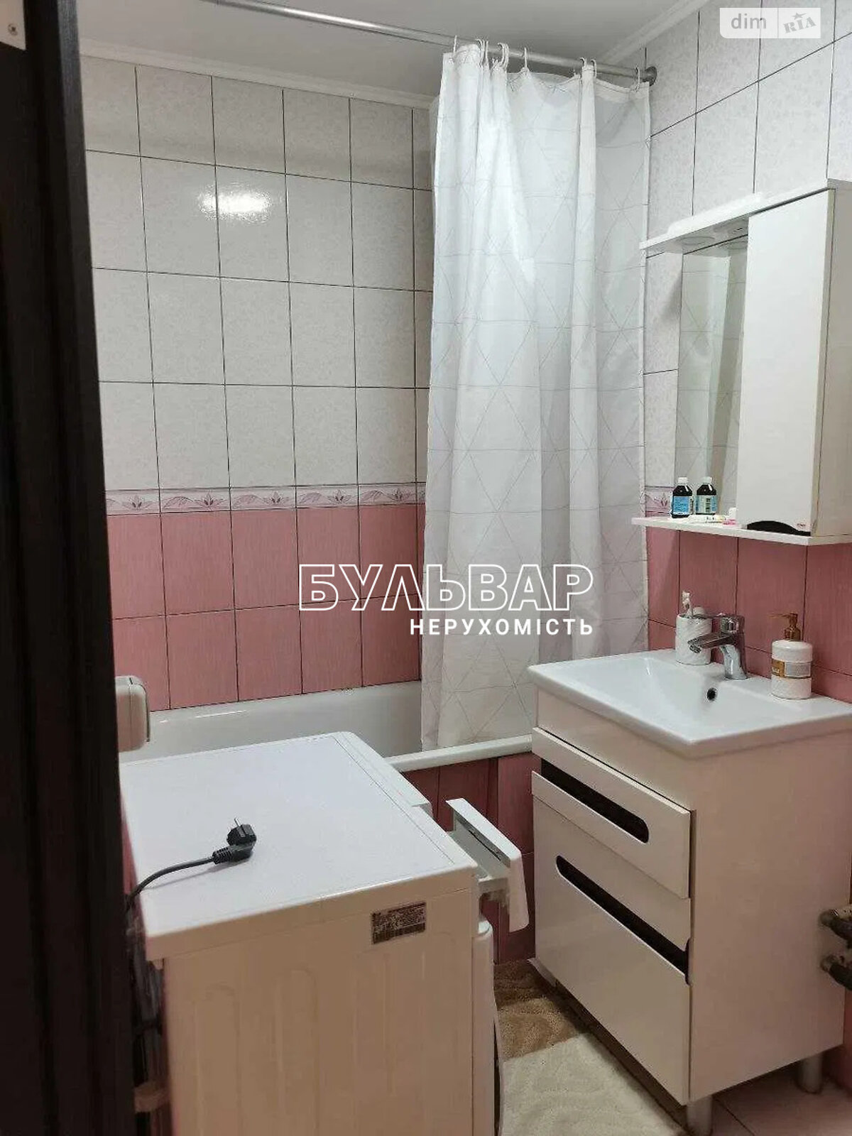 Продажа трехкомнатной квартиры в Харькове, на просп. Науки 92, район 5-ый микрорайон фото 1 Продажа трехкомнатной квартиры в Харькове, на просп. Науки 92, район 5-ый микрорайон фото 1