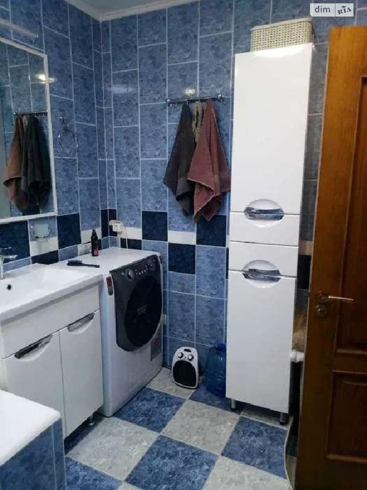 Продажа трехкомнатной квартиры в Харькове, на ул. Валентиновская, район 520-й микрорайон фото 1 Продажа трехкомнатной квартиры в Харькове, на ул. Валентиновская, район 520-й микрорайон фото 1