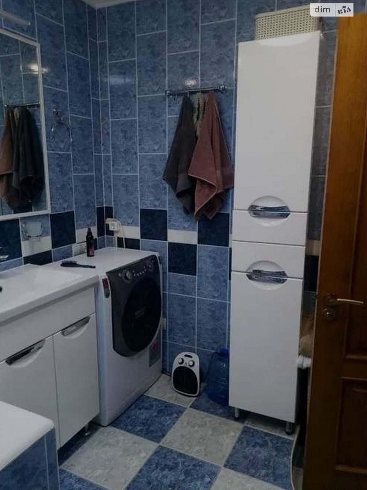 Продажа трехкомнатной квартиры в Харькове, на ул. Валентиновская 28, район 520-й микрорайон фото 1 Продажа трехкомнатной квартиры в Харькове, на ул. Валентиновская 28, район 520-й микрорайон фото 1