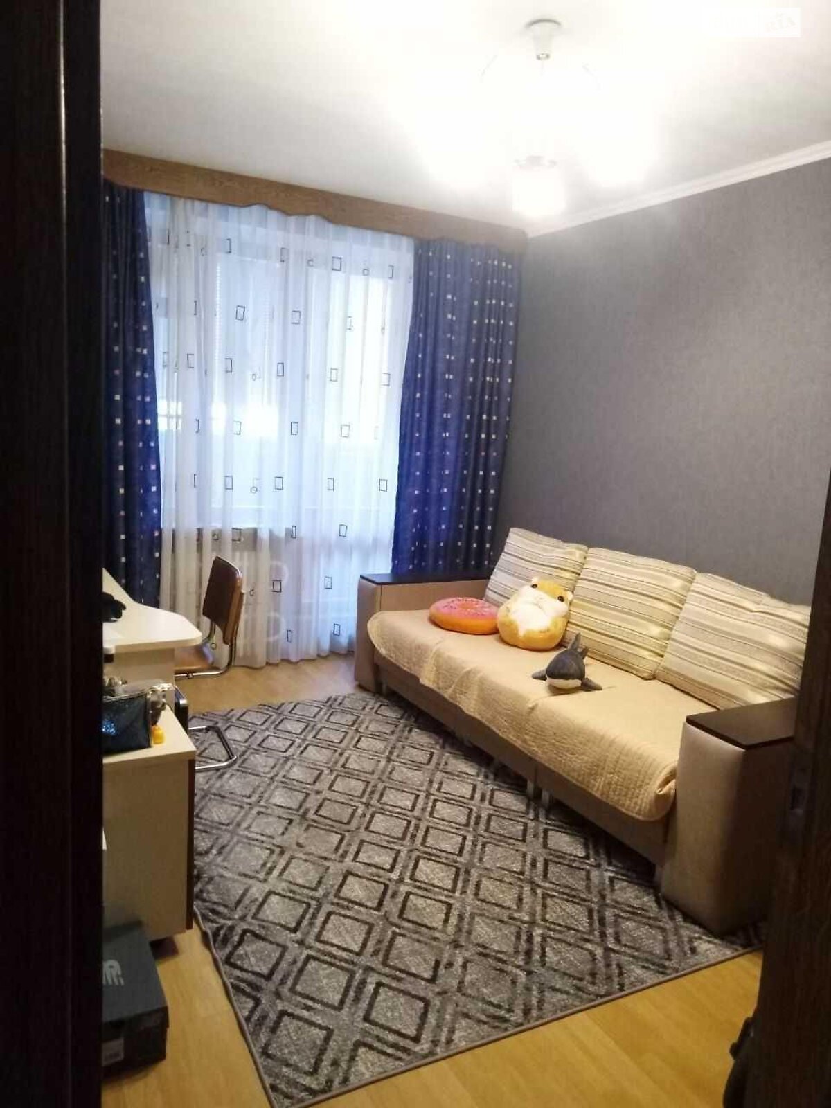 Продажа трехкомнатной квартиры в Харькове, на ул. Валентиновская, район 520-й микрорайон фото 1 Продажа трехкомнатной квартиры в Харькове, на ул. Валентиновская, район 520-й микрорайон фото 1