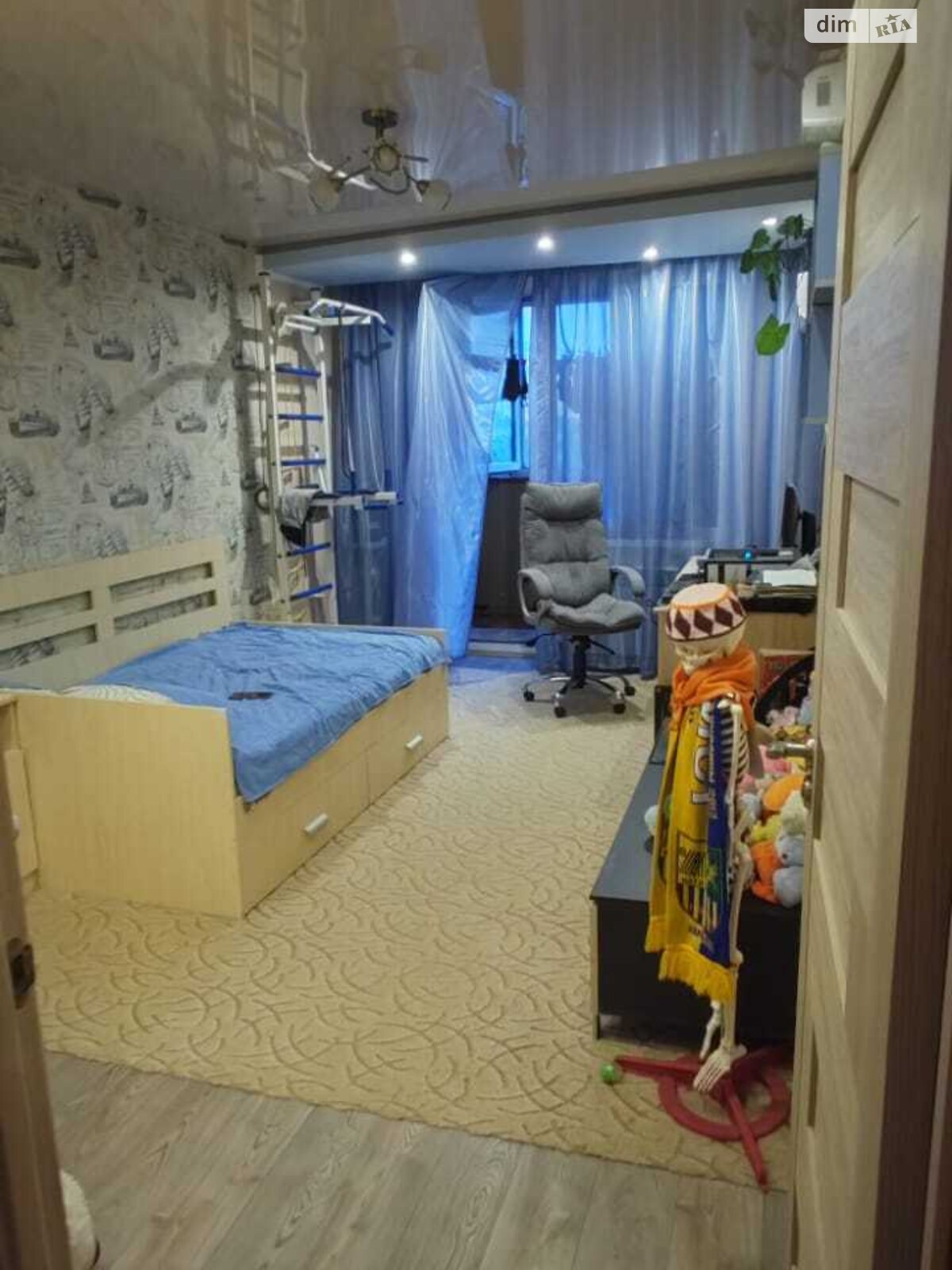 Продажа трехкомнатной квартиры в Харькове, на ул. Гвардейцев-Широнинцев 59, район 521-ый микрорайон фото 1