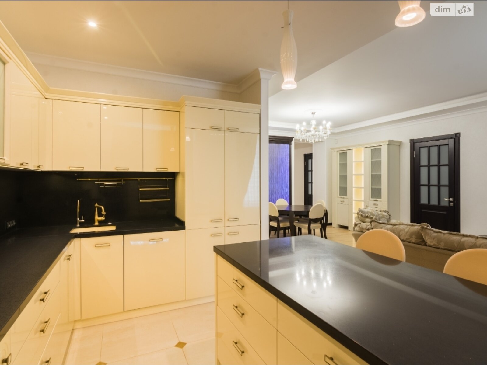 Продажа пятикомнатной квартиры в Харькове, на ул. Нескореных 32А, район 521-ый микрорайон фото 1 Продажа пятикомнатной квартиры в Харькове, на ул. Нескореных 32А, район 521-ый микрорайон фото 1