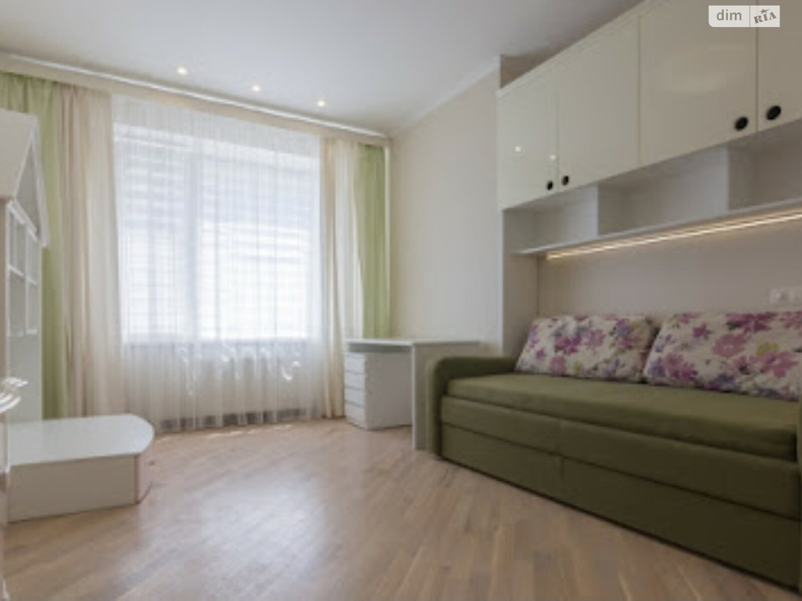 Продажа пятикомнатной квартиры в Харькове, на ул. Нескореных 32А, район 521-ый микрорайон фото 1 Продажа пятикомнатной квартиры в Харькове, на ул. Нескореных 32А, район 521-ый микрорайон фото 1