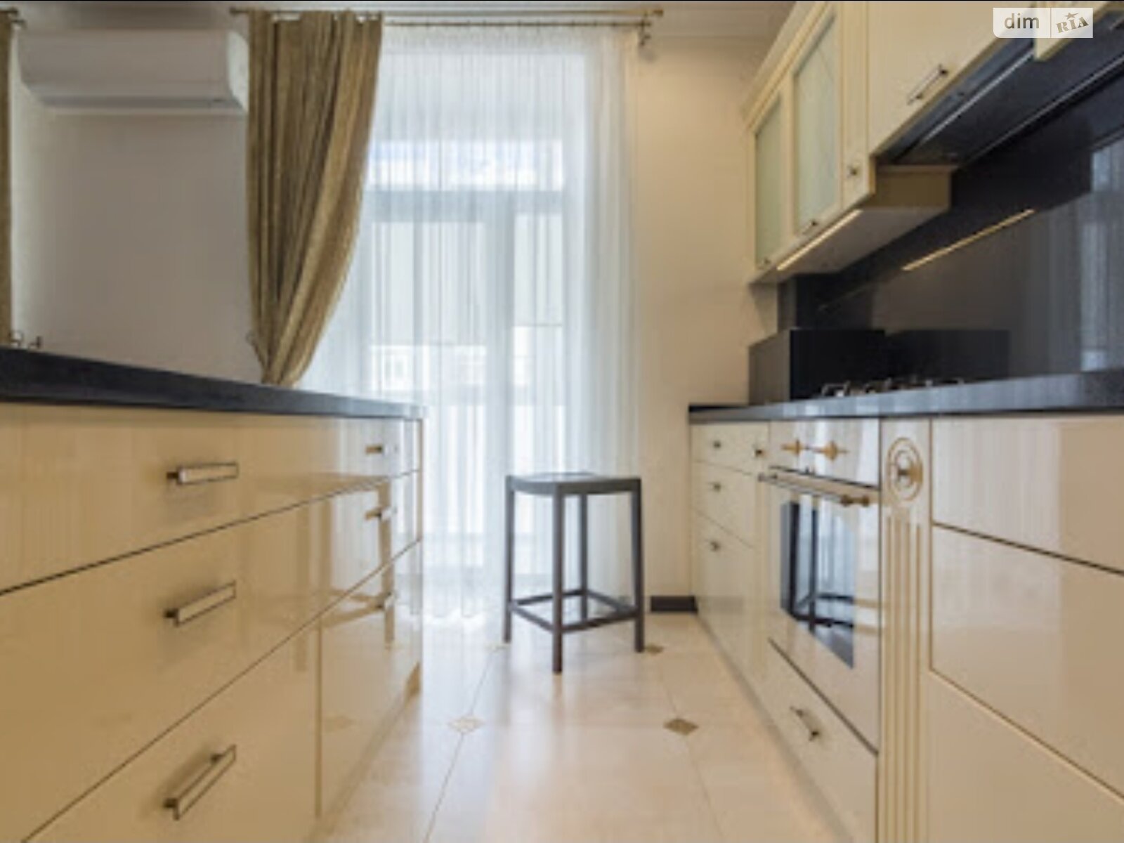 Продажа пятикомнатной квартиры в Харькове, на ул. Нескореных 32А, район 521-ый микрорайон фото 1 Продажа пятикомнатной квартиры в Харькове, на ул. Нескореных 32А, район 521-ый микрорайон фото 1