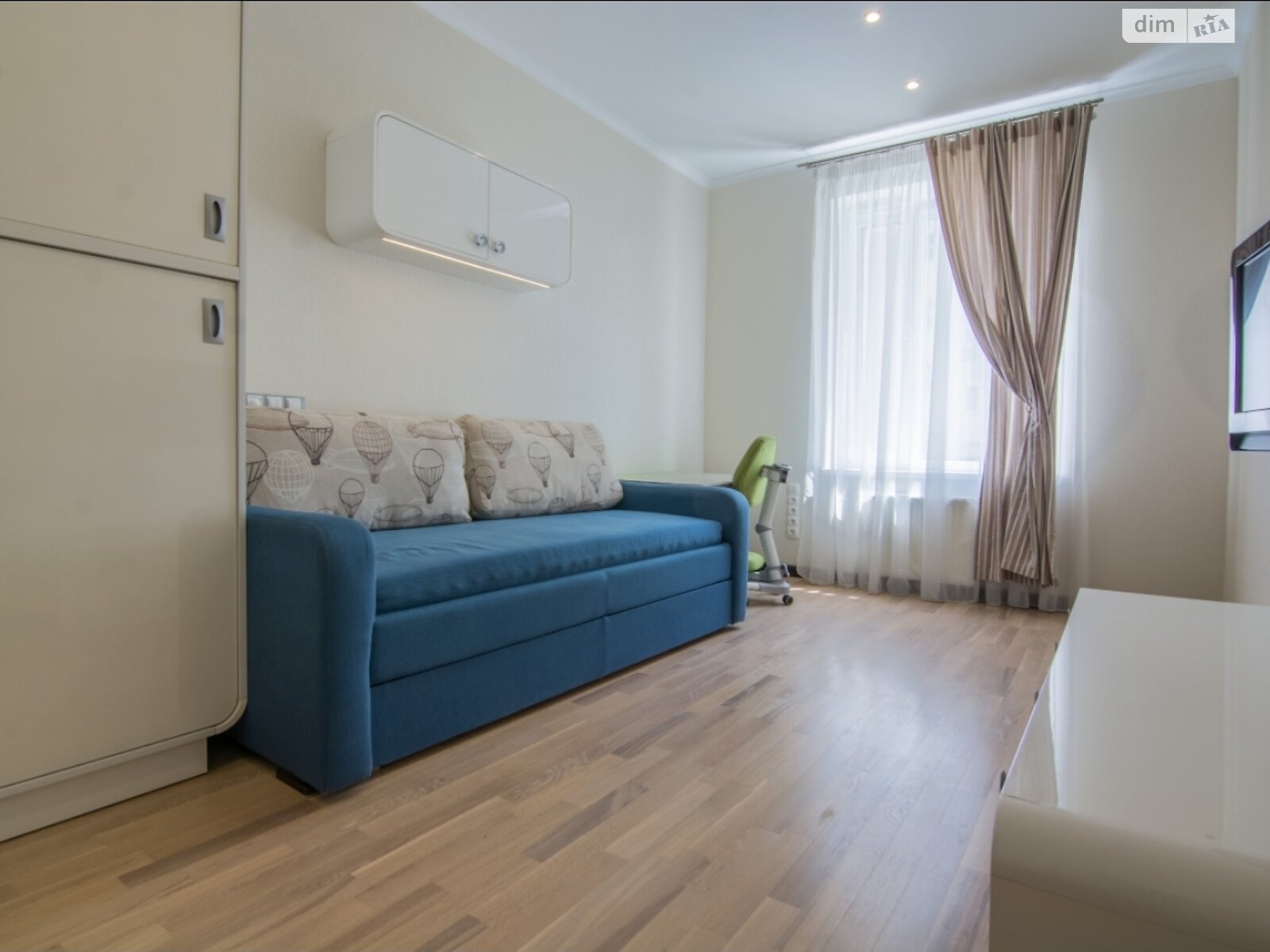 Продажа пятикомнатной квартиры в Харькове, на ул. Нескореных 32А, район 521-ый микрорайон фото 1 Продажа пятикомнатной квартиры в Харькове, на ул. Нескореных 32А, район 521-ый микрорайон фото 1