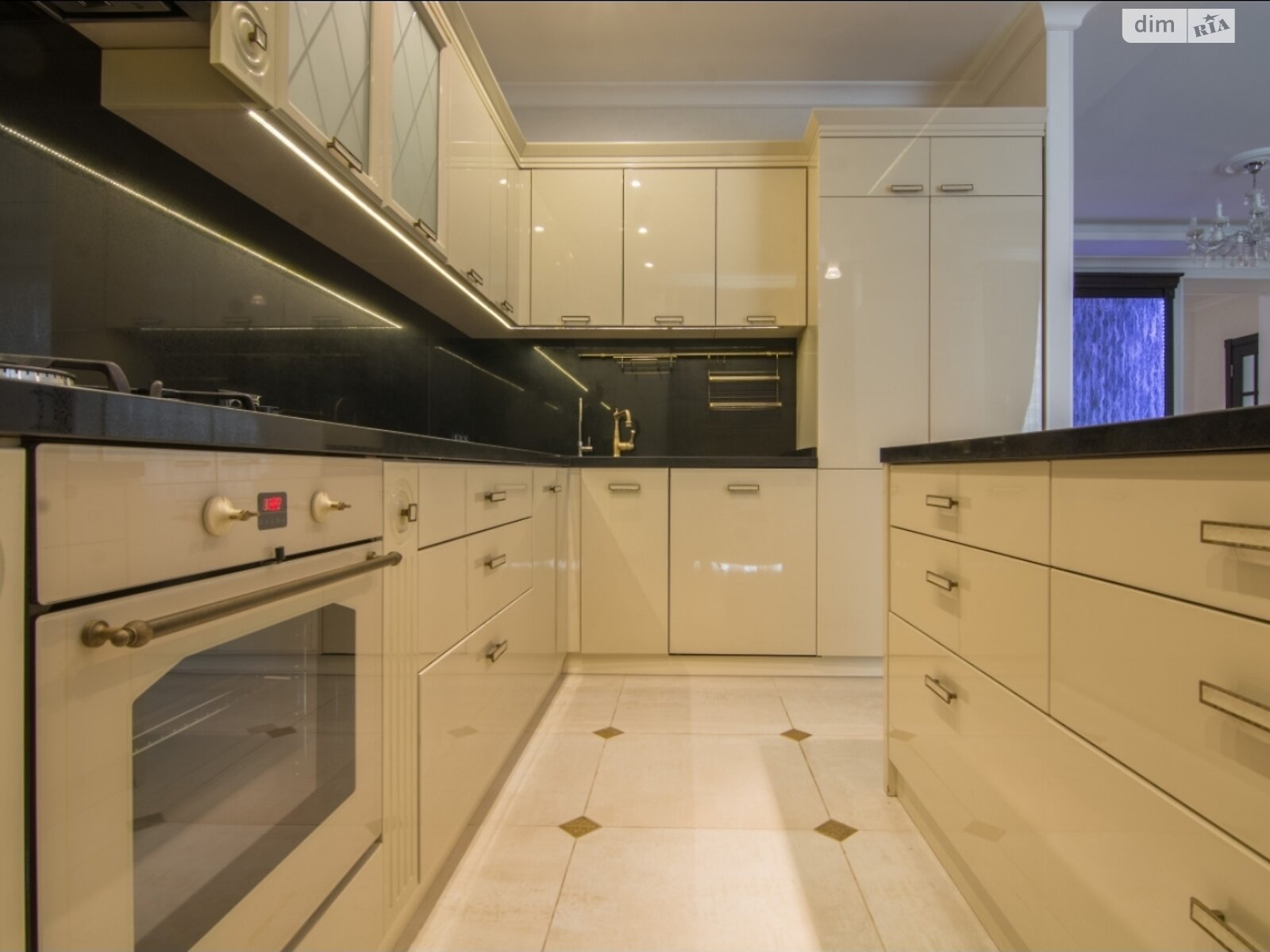 Продажа пятикомнатной квартиры в Харькове, на ул. Нескореных 32А, район 521-ый микрорайон фото 1 Продажа пятикомнатной квартиры в Харькове, на ул. Нескореных 32А, район 521-ый микрорайон фото 1