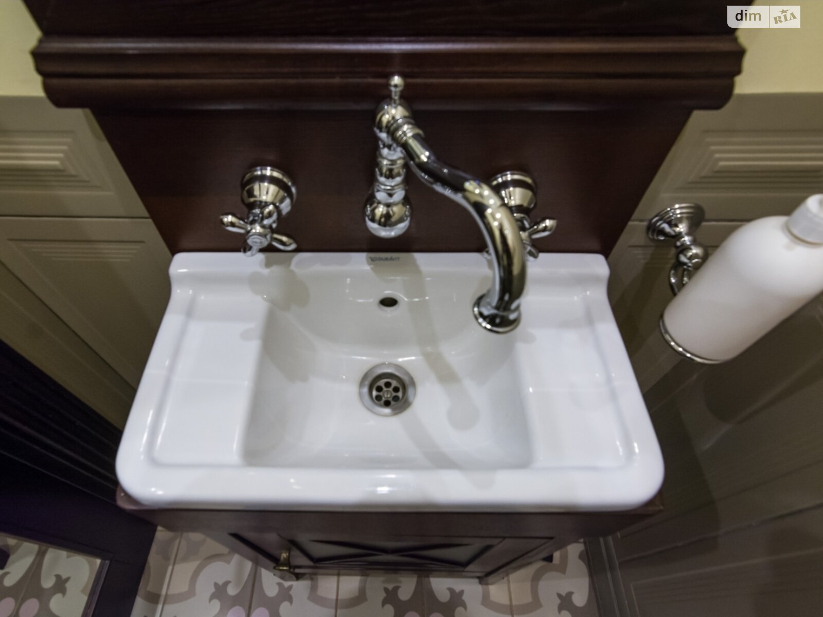 Продажа пятикомнатной квартиры в Харькове, на ул. Нескореных 32А, район 521-ый микрорайон фото 1 Продажа пятикомнатной квартиры в Харькове, на ул. Нескореных 32А, район 521-ый микрорайон фото 1