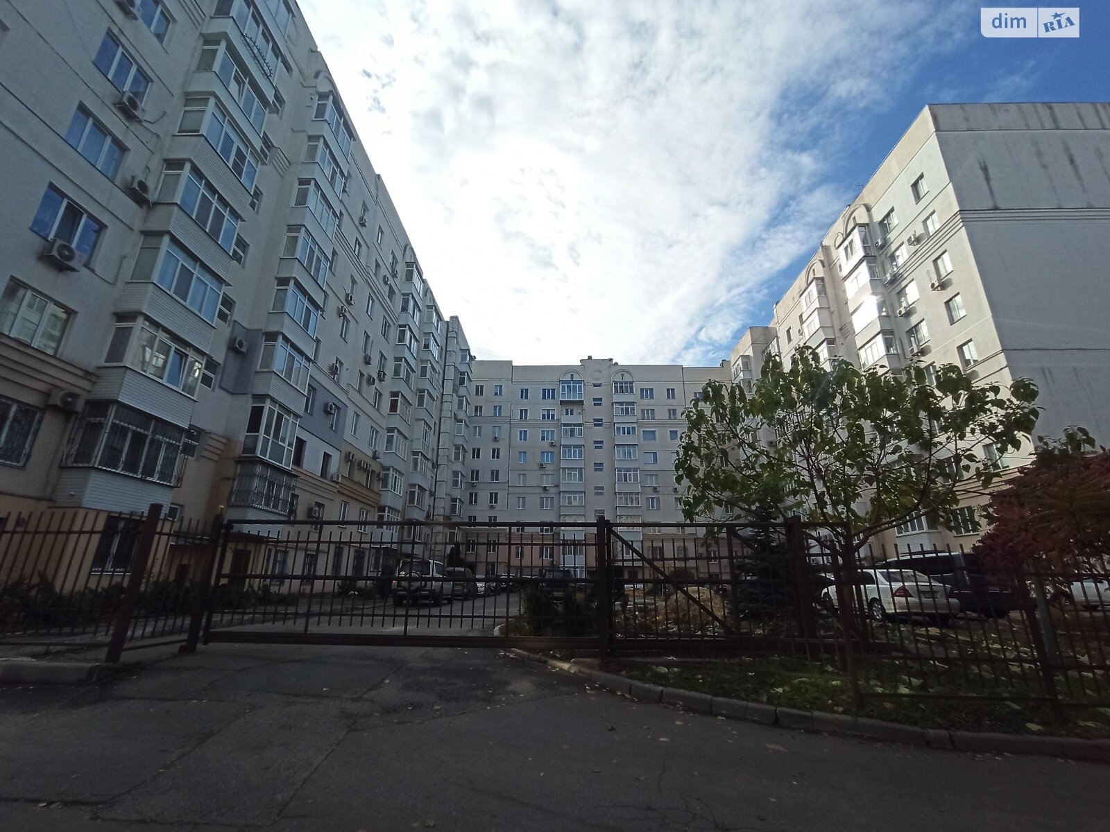 Продажа пятикомнатной квартиры в Харькове, на ул. Нескореных 32А, район 521-ый микрорайон фото 1 Продажа пятикомнатной квартиры в Харькове, на ул. Нескореных 32А, район 521-ый микрорайон фото 1
