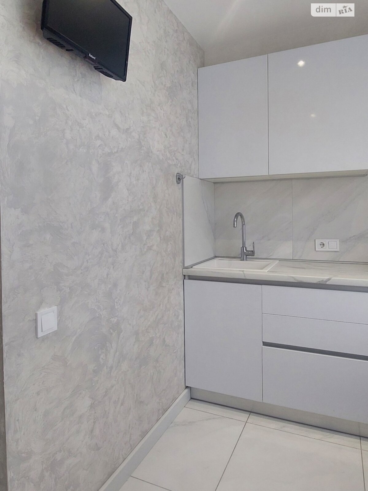 Продажа трехкомнатной квартиры в Харькове, на ул. Академика Барабашова 38, район 522-ый микрорайон фото 1