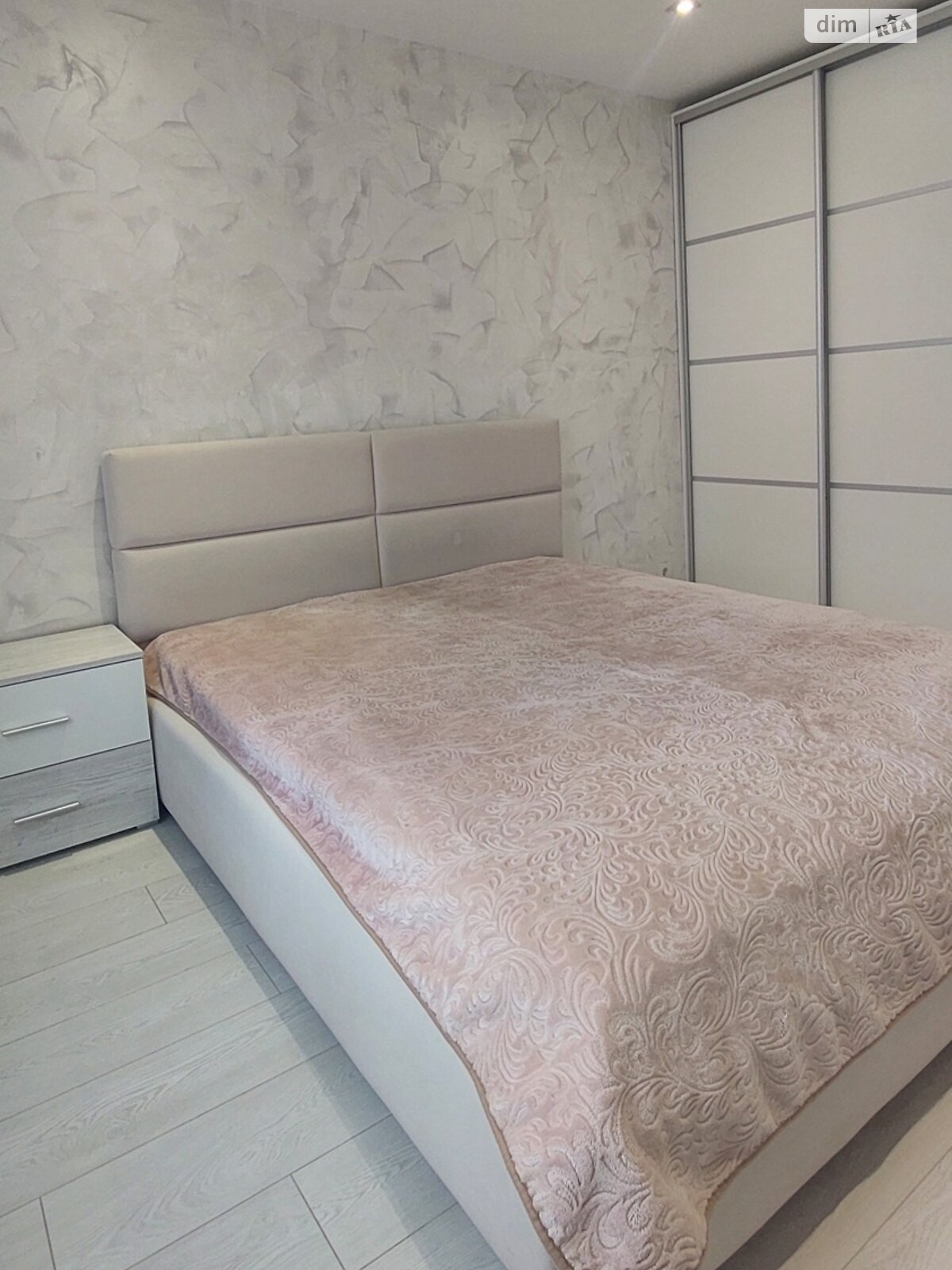 Продажа трехкомнатной квартиры в Харькове, на ул. Академика Барабашова 38, район 522-ый микрорайон фото 1