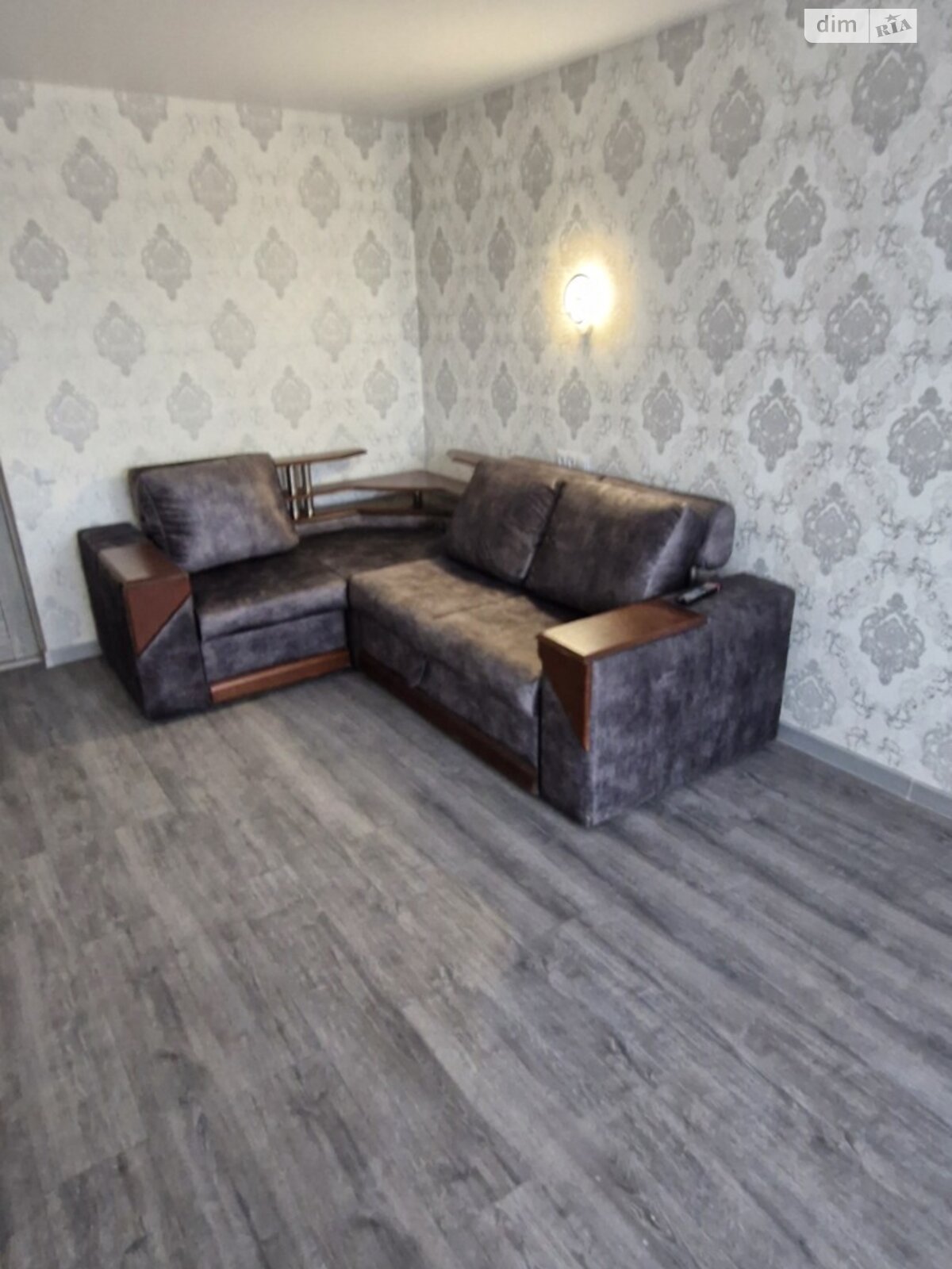 Продаж трикімнатної квартири в Харкові, на вул. Нескорених 12, район 522-ий мікрорайон фото 1 Продаж трикімнатної квартири в Харкові, на вул. Нескорених 12, район 522-ий мікрорайон фото 1