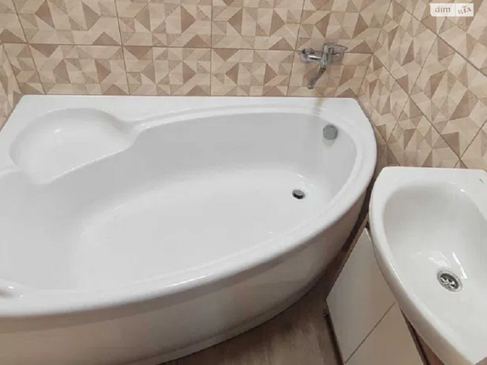 Продажа четырехкомнатной квартиры в Харькове, на ул. Нескореных 4В, район 522-ый микрорайон фото 1