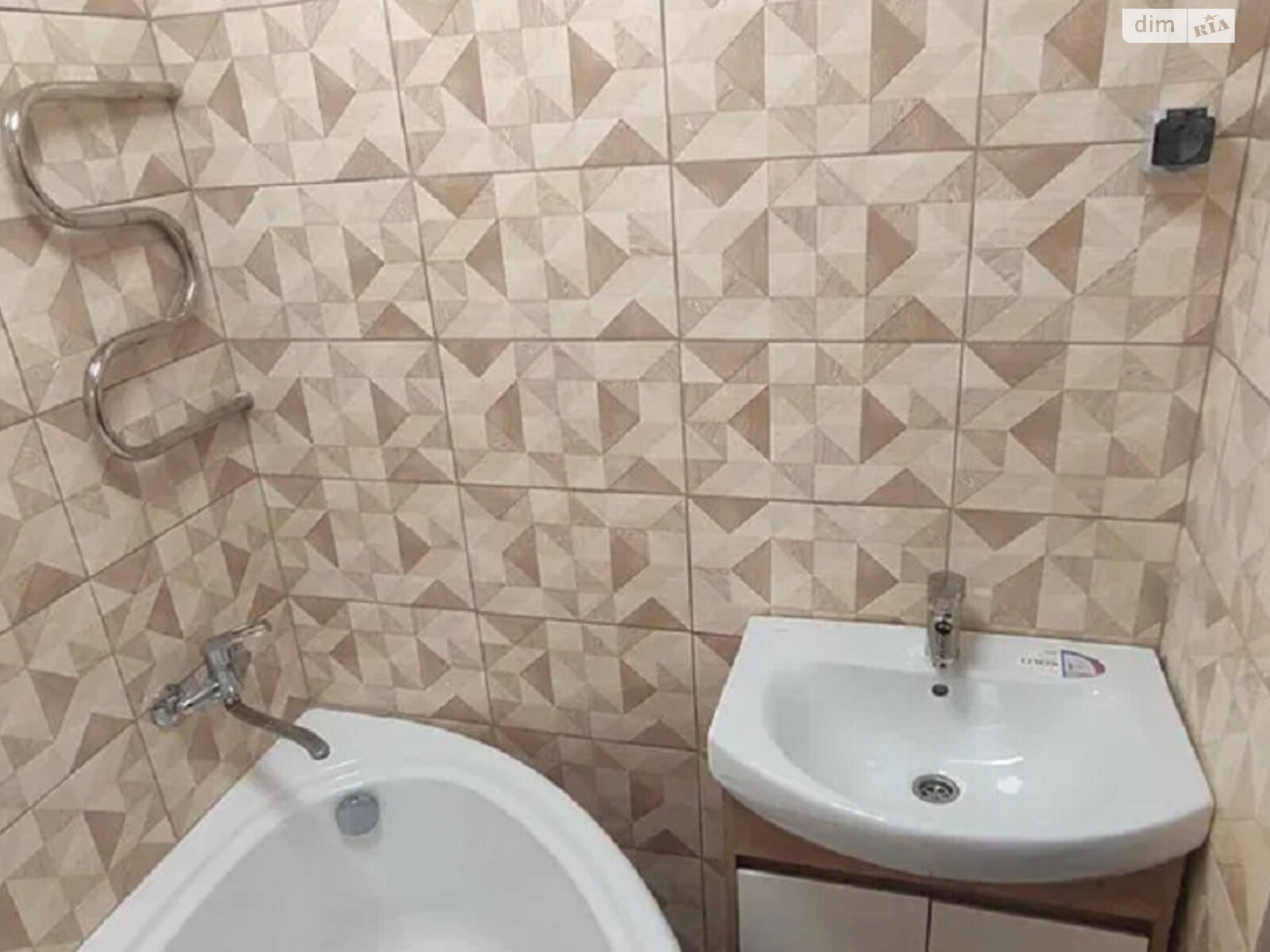 Продажа четырехкомнатной квартиры в Харькове, на ул. Нескореных 4В, район 522-ый микрорайон фото 1