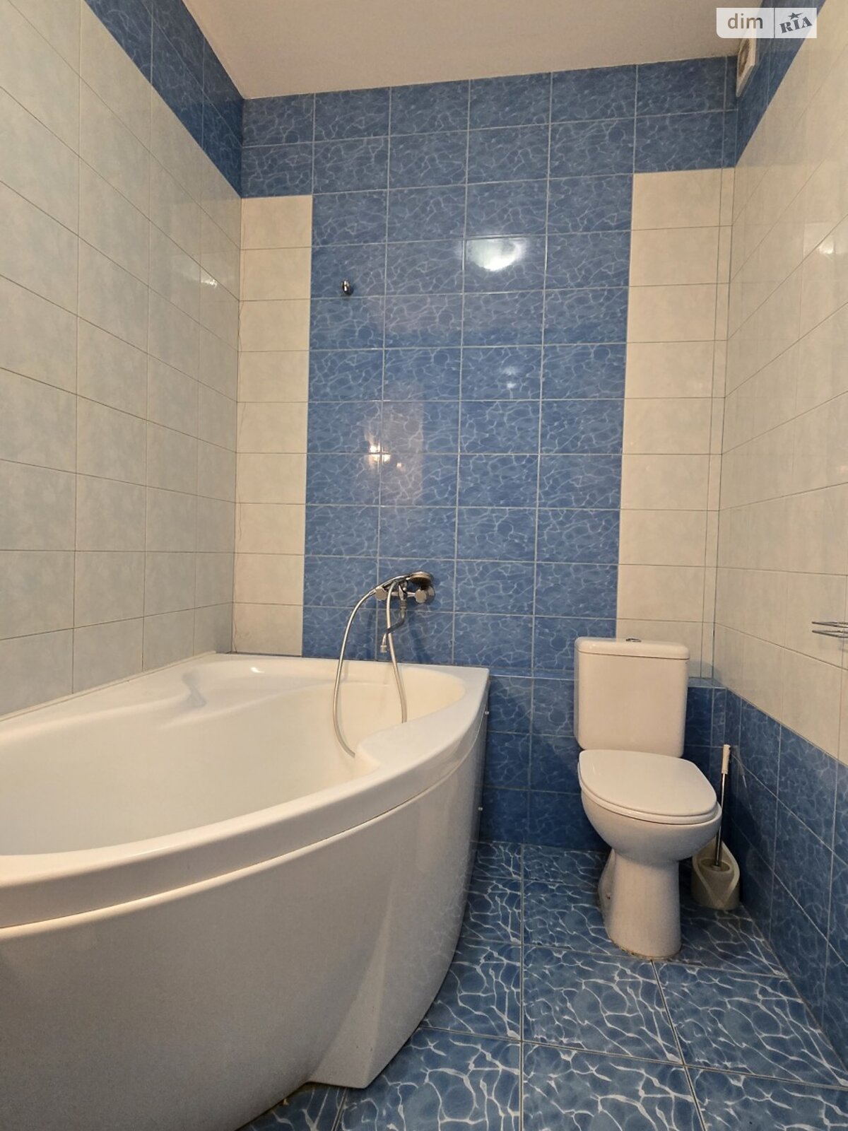 Продаж трикімнатної квартири в Харкові, на вул. Олексія Дерев'янка 56, кв. 11, район 6-ий мікрорайон фото 1 Продаж трикімнатної квартири в Харкові, на вул. Олексія Дерев'янка 56, кв. 11, район 6-ий мікрорайон фото 1