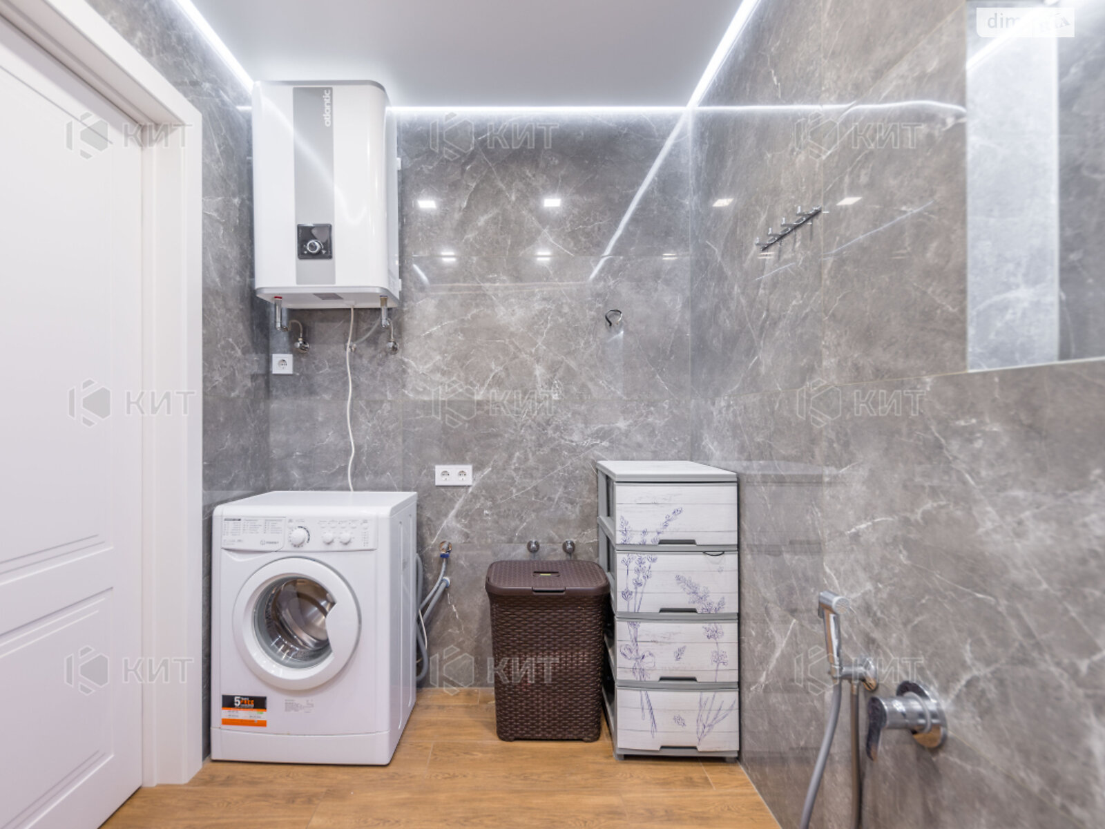 Продажа трехкомнатной квартиры в Харькове, на просп. Тракторостроителей 63, район 605-ый микрорайон фото 1 Продажа трехкомнатной квартиры в Харькове, на просп. Тракторостроителей 63, район 605-ый микрорайон фото 1