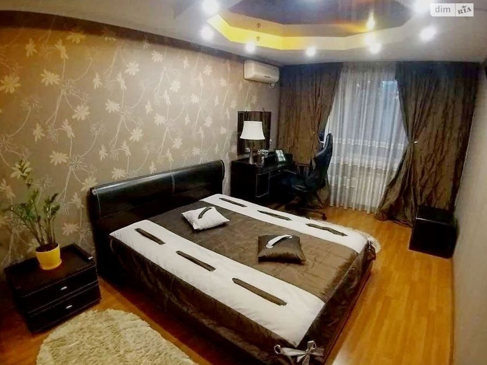 Продажа трехкомнатной квартиры в Харькове, на ул. Светлая 3, район 606-ой микрорайон фото 1 Продажа трехкомнатной квартиры в Харькове, на ул. Светлая 3, район 606-ой микрорайон фото 1