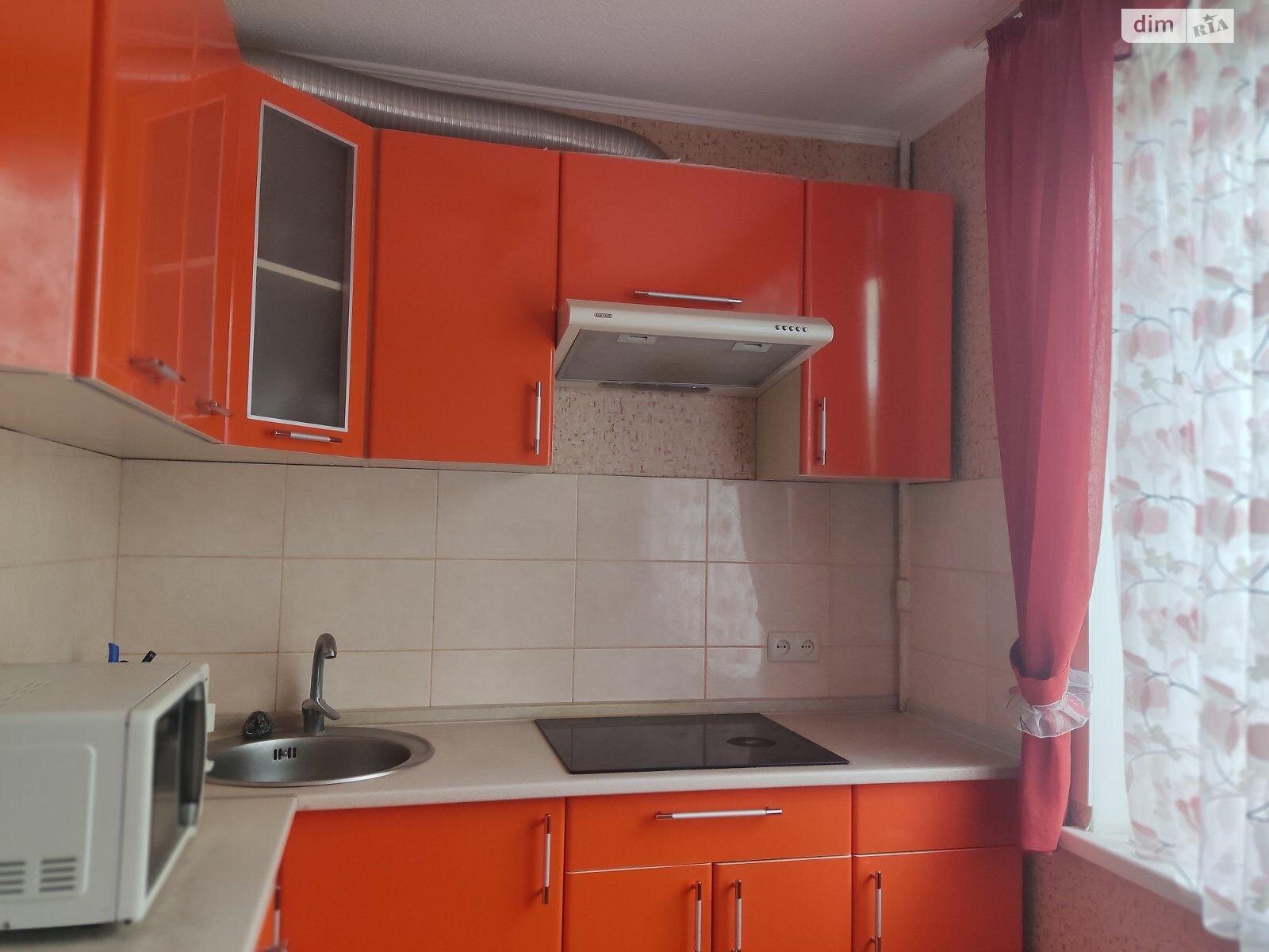 Продажа трехкомнатной квартиры в Харькове, на ул. Валентиновская, район 608-й микрорайон фото 1 Продажа трехкомнатной квартиры в Харькове, на ул. Валентиновская, район 608-й микрорайон фото 1