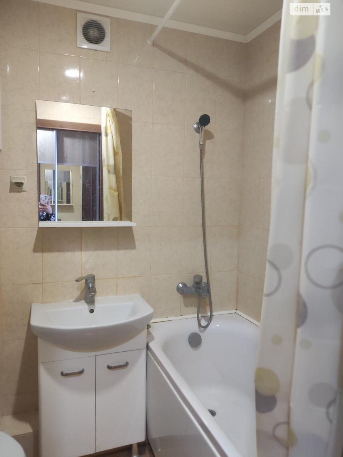 Продажа трехкомнатной квартиры в Харькове, на ул. Валентиновская, район 608-й микрорайон фото 1 Продажа трехкомнатной квартиры в Харькове, на ул. Валентиновская, район 608-й микрорайон фото 1