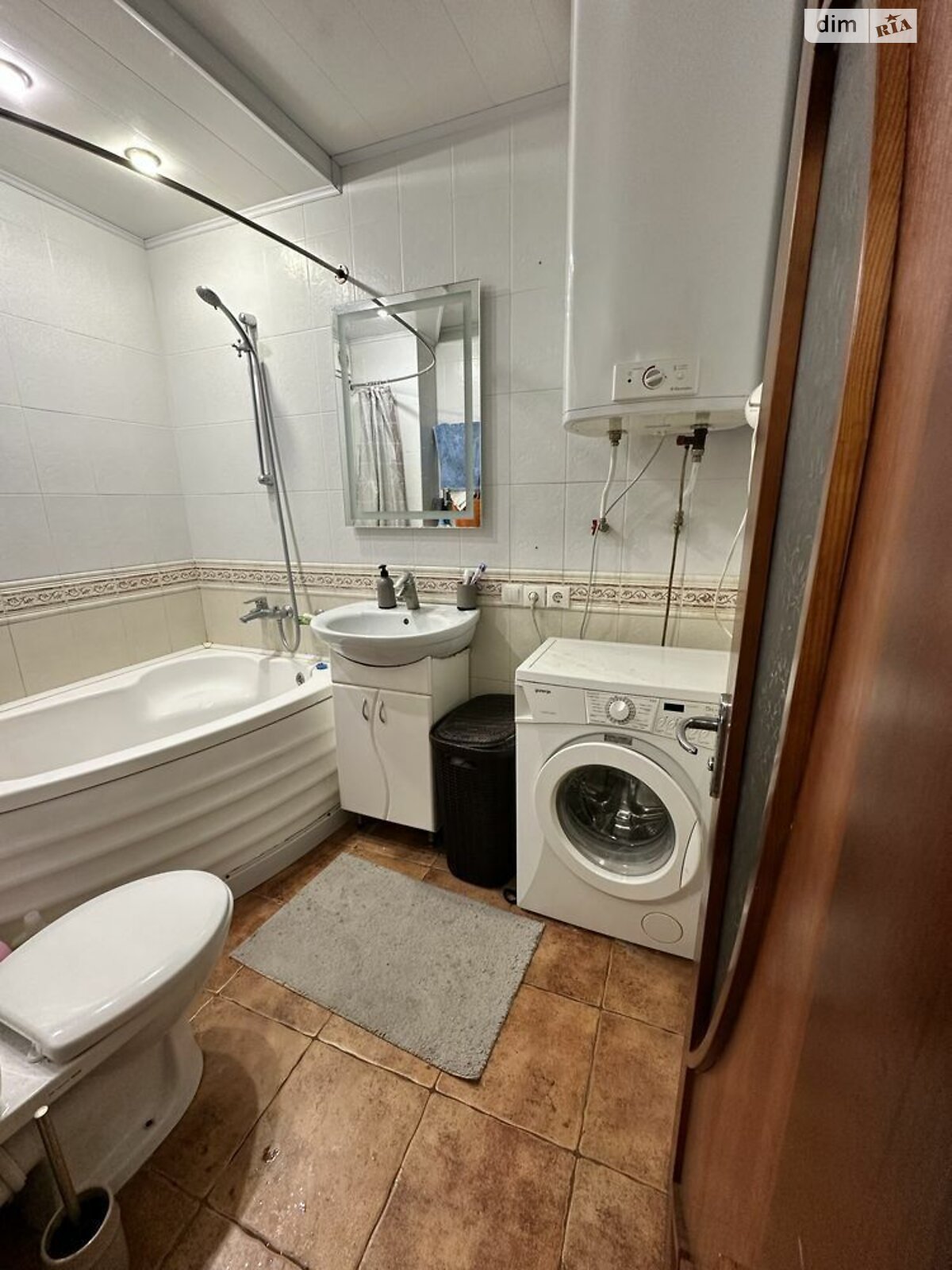 Продаж трикімнатної квартири в Харкові, на вул. Амосова 5, кв. 60, район 624-ий мікрорайон фото 1 Продаж трикімнатної квартири в Харкові, на вул. Амосова 5, кв. 60, район 624-ий мікрорайон фото 1
