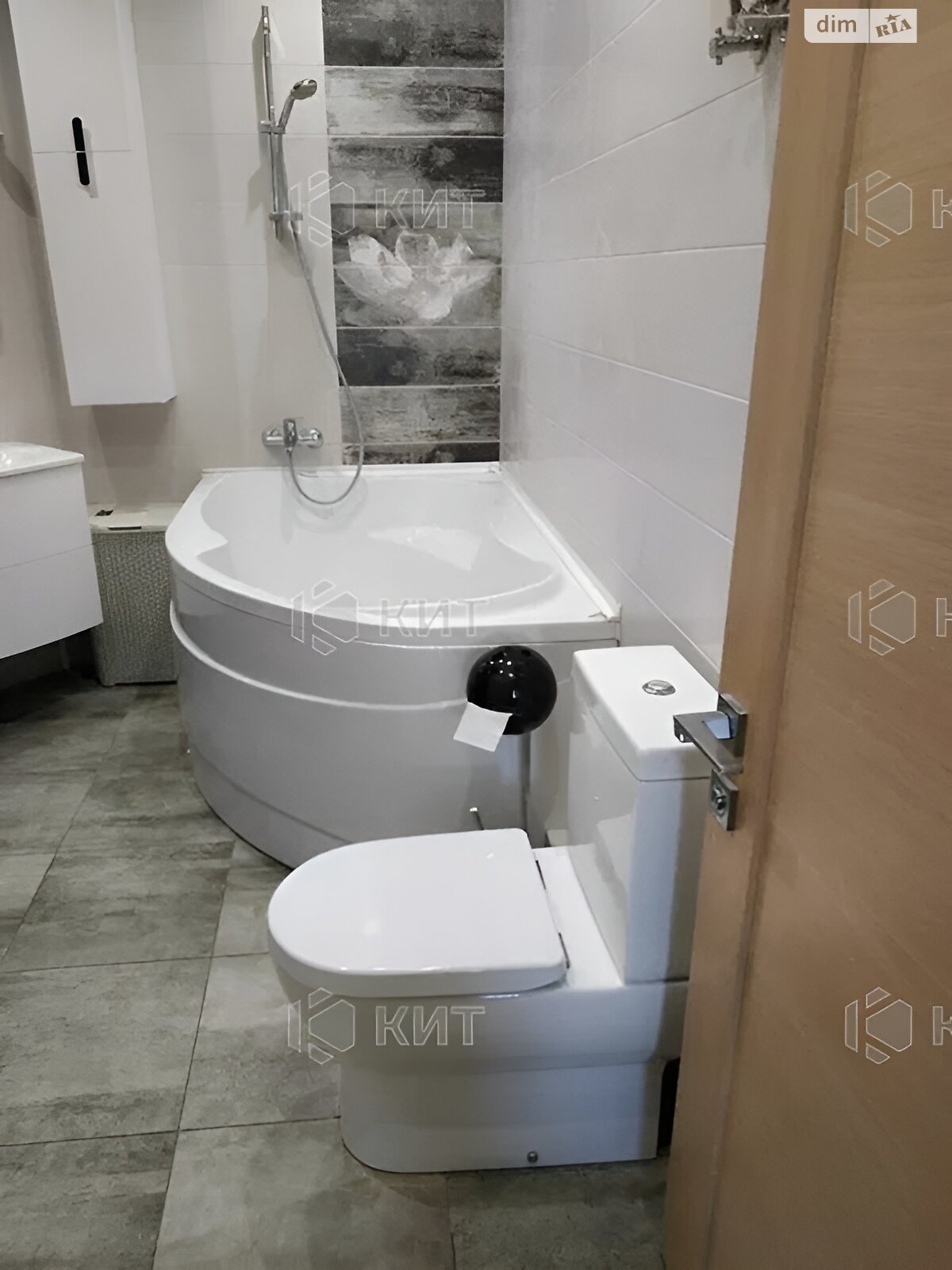Продажа трехкомнатной квартиры в Харькове, на ул. Велозаводская 37, район 624-ый микрорайон фото 1 Продажа трехкомнатной квартиры в Харькове, на ул. Велозаводская 37, район 624-ый микрорайон фото 1