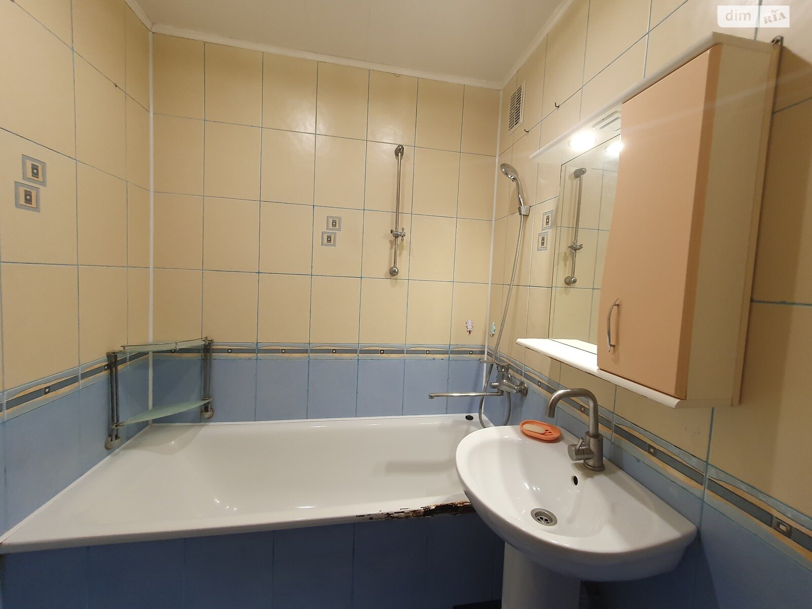 Продаж трикімнатної квартири в Харкові, на вул. Єдності 171Ж, район Салтівка фото 1 Продаж трикімнатної квартири в Харкові, на вул. Єдності 171Ж, район Салтівка фото 1