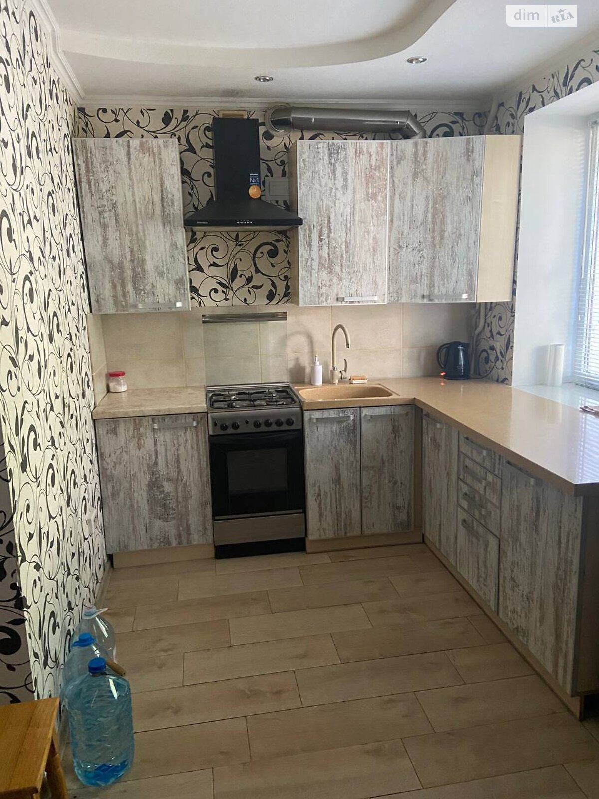 Продажа трехкомнатной квартиры в Харькове, на пер. Пилотов 7А, район Аэропорт фото 1 Продажа трехкомнатной квартиры в Харькове, на пер. Пилотов 7А, район Аэропорт фото 1