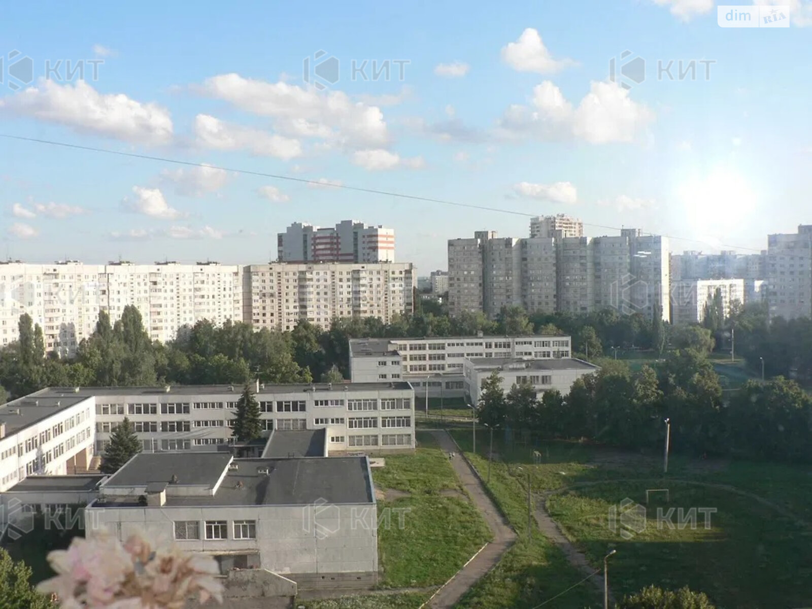 Продажа трехкомнатной квартиры в Харькове, на ул. Архитекторов 28, район Алексеевка фото 1