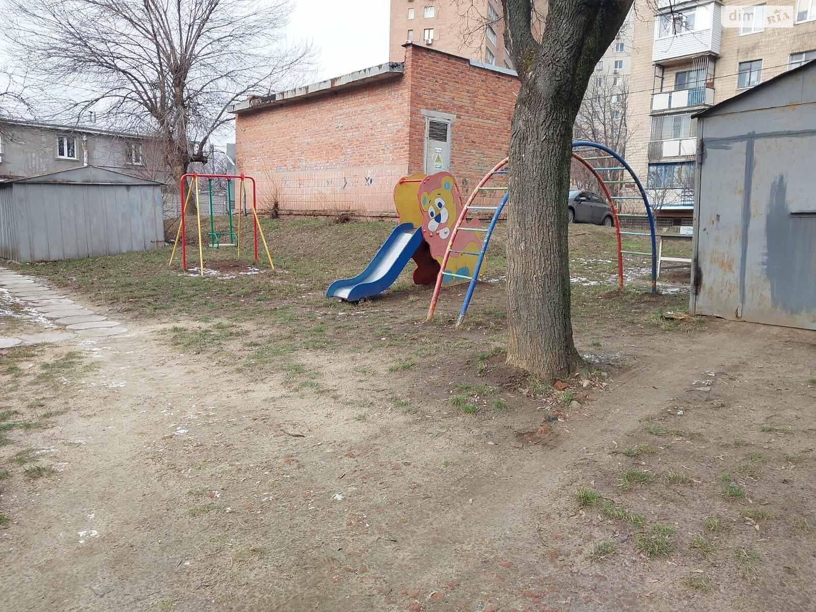 Продажа трехкомнатной квартиры в Харькове, на ул. Армейская 117, район Алексеевка фото 1