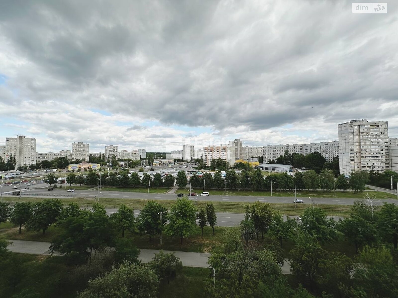 Продаж трикімнатної квартири в Харкові, на просп. Перемоги 59, район Олексїївка фото 1 Продаж трикімнатної квартири в Харкові, на просп. Перемоги 59, район Олексїївка фото 1