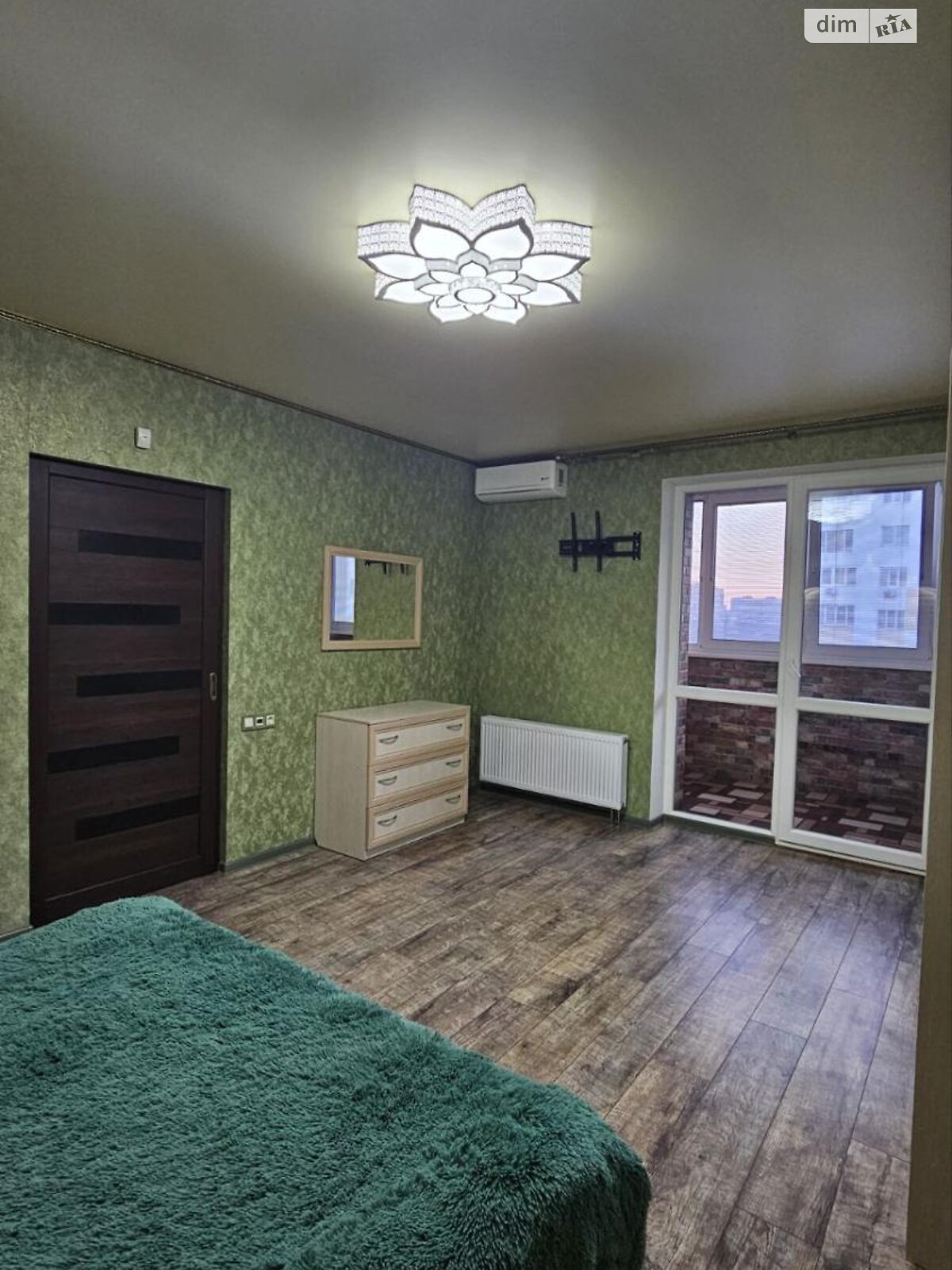 Продажа двухкомнатной квартиры в Харькове, на просп. Победы, район Алексеевка фото 1 Продажа двухкомнатной квартиры в Харькове, на просп. Победы, район Алексеевка фото 1