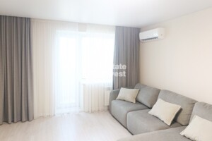 Продаж двокімнатної квартири в Харкові, на вул. Енвера Ахсарова 3В, фото 2