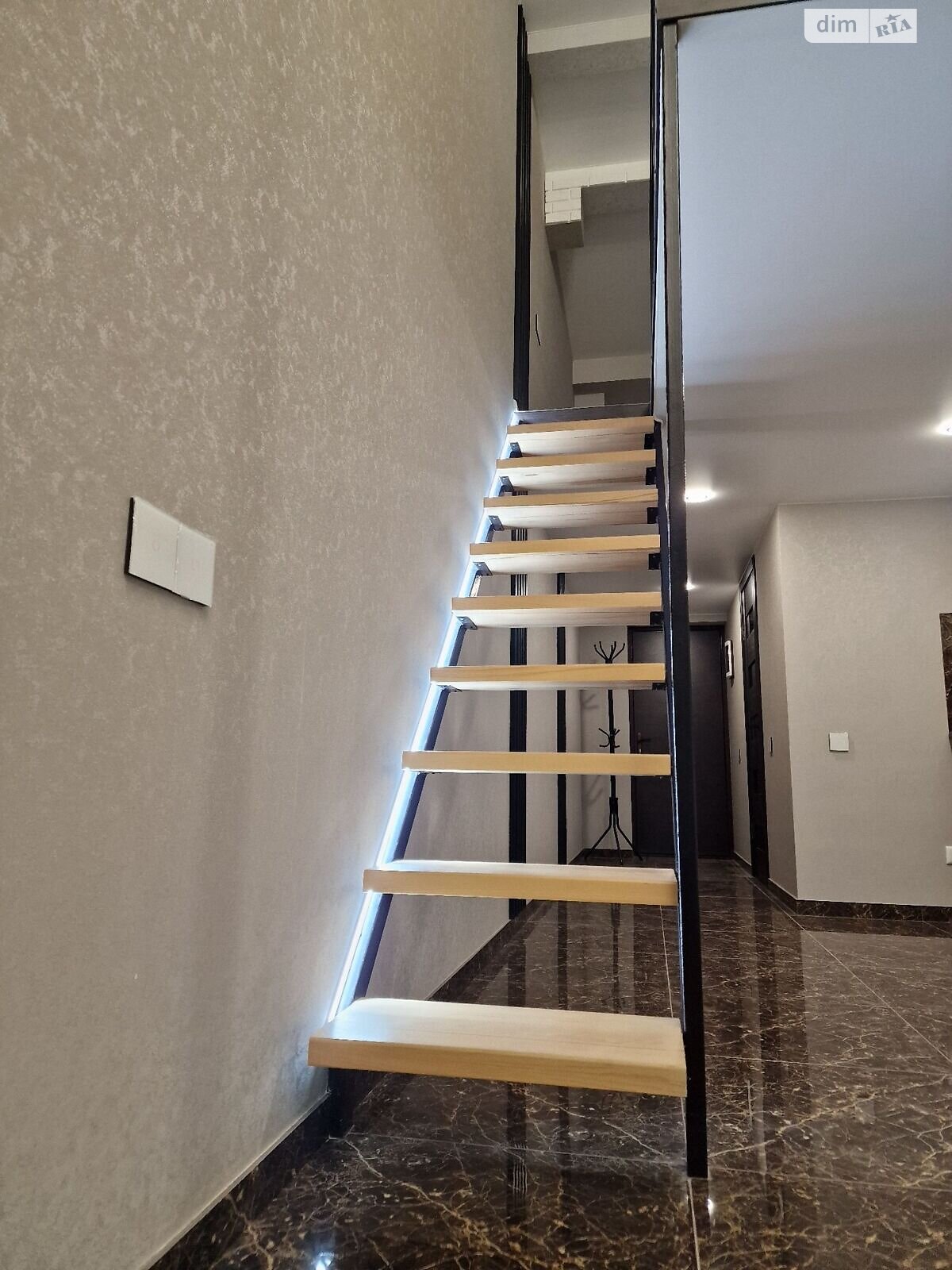 Продажа трехкомнатной квартиры в Харькове, на просп. Героев Харькова 118, фото 1 Продажа трехкомнатной квартиры в Харькове, на просп. Героев Харькова 118, фото 1