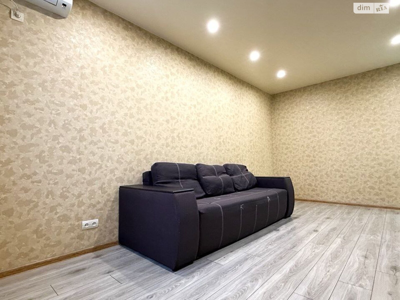 Продаж однокімнатної квартири в Харкові, на просп. Героїв Харкова 264, фото 1 Продаж однокімнатної квартири в Харкові, на просп. Героїв Харкова 264, фото 1