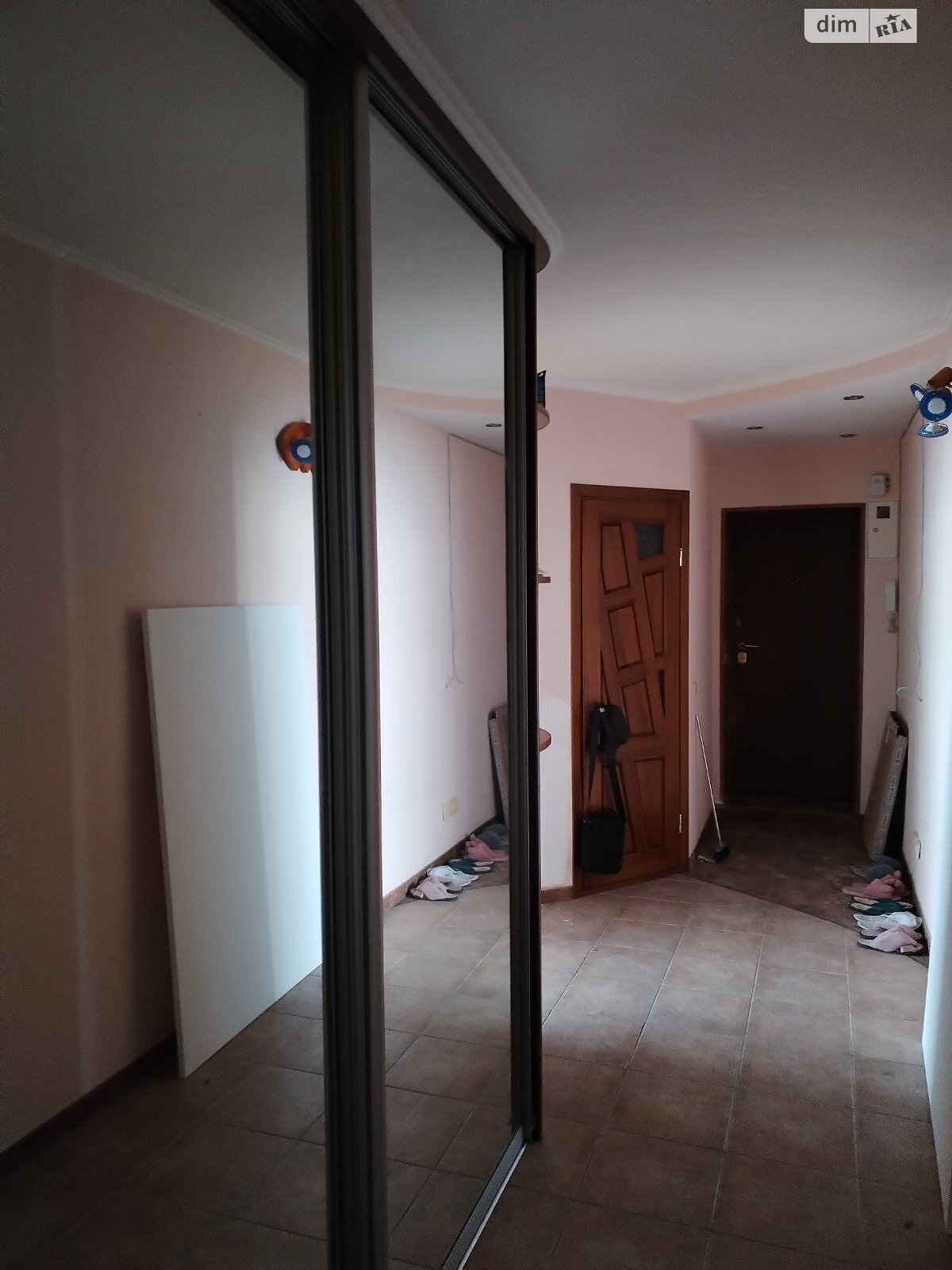 Продаж трикімнатної квартири в Харкові, на наб. Гімназійна 26, район Гончарівка фото 1 Продаж трикімнатної квартири в Харкові, на наб. Гімназійна 26, район Гончарівка фото 1