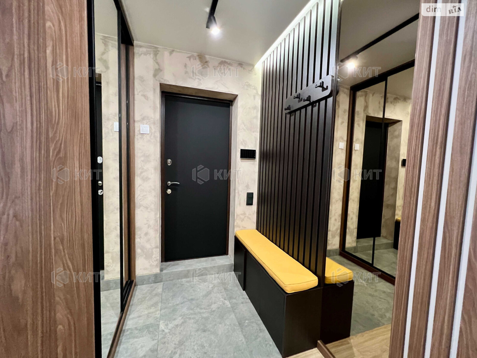 Продажа трехкомнатной квартиры в Харькове, на ул. Професора Отамановского 27, район Госпром фото 1 Продажа трехкомнатной квартиры в Харькове, на ул. Професора Отамановского 27, район Госпром фото 1