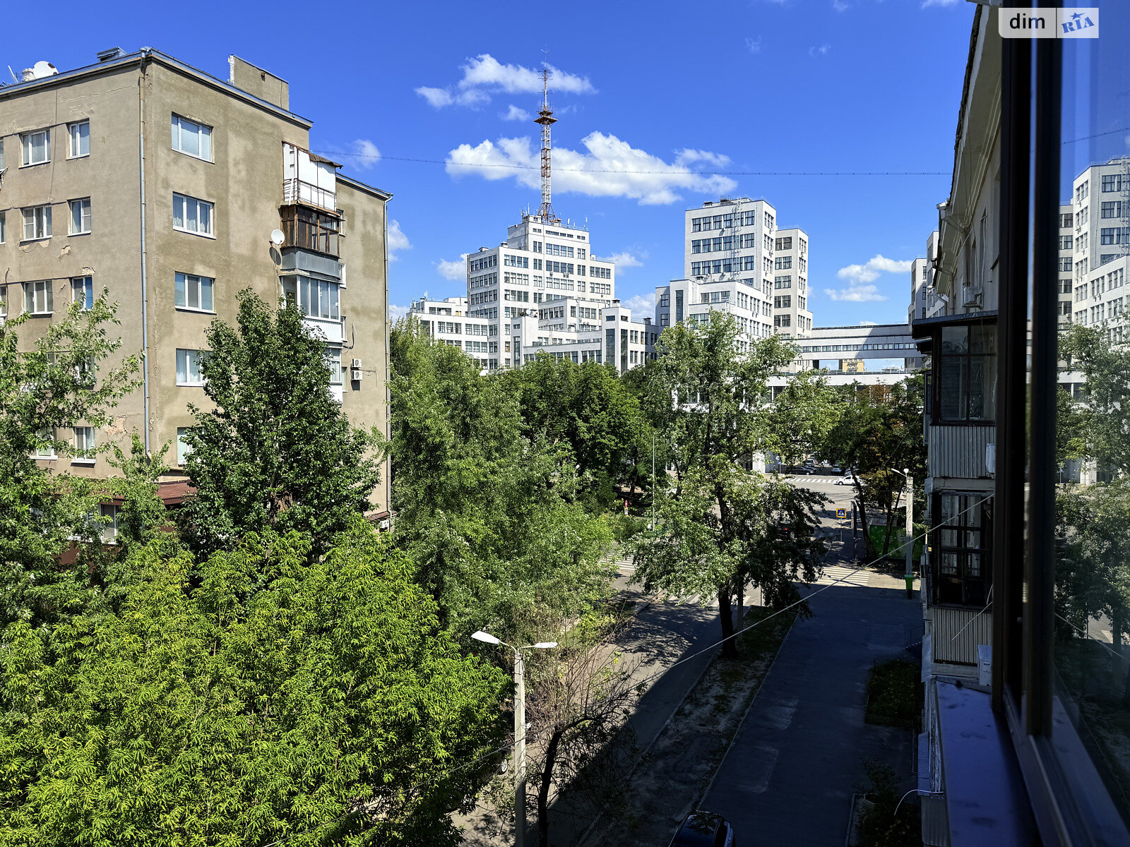 Продажа трехкомнатной квартиры в Харькове, на ул. Зойфера Юры 3А, район Госпром фото 1 Продажа трехкомнатной квартиры в Харькове, на ул. Зойфера Юры 3А, район Госпром фото 1