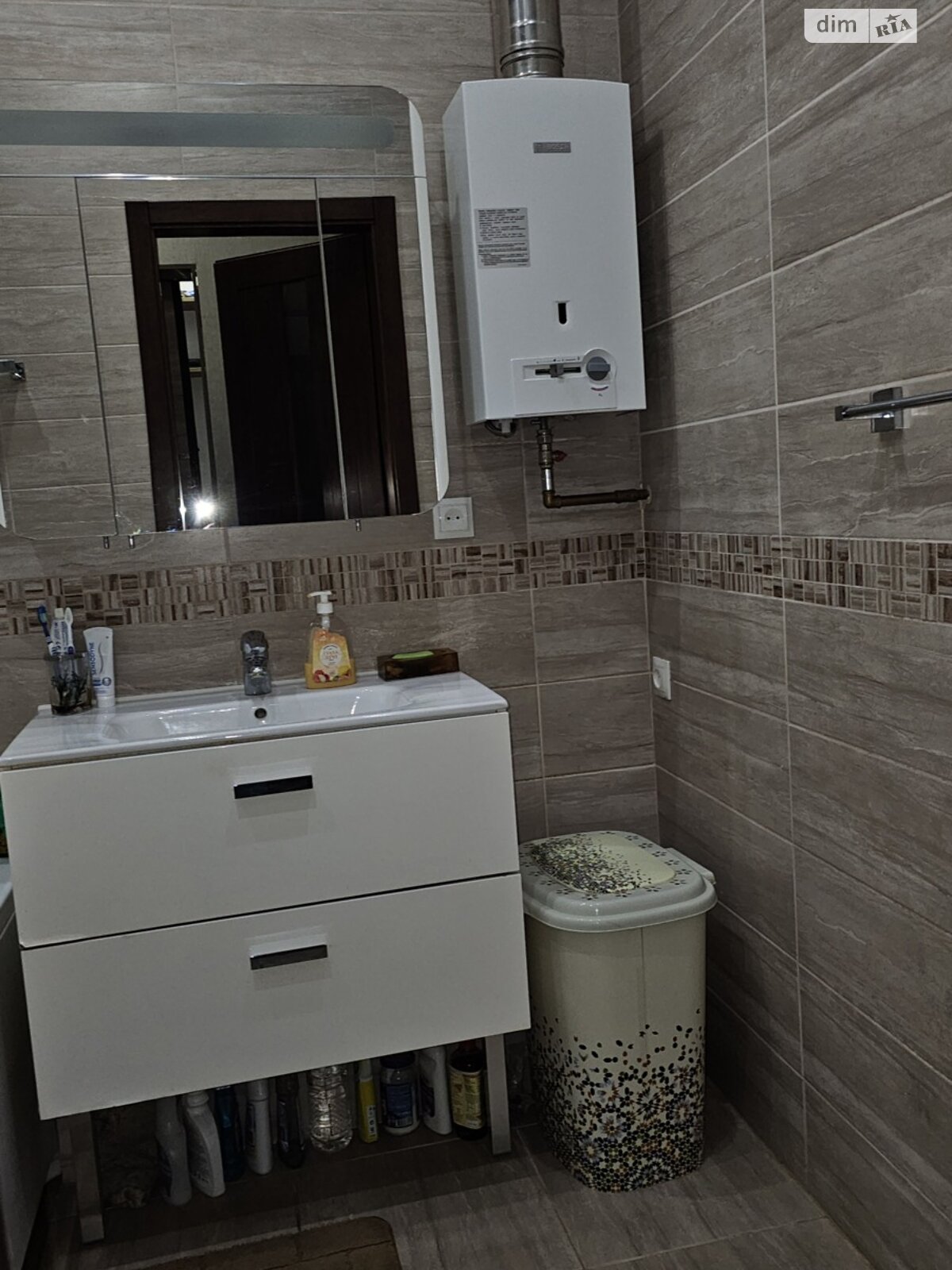 Продаж трикімнатної квартири в Харкові, на вул. Переможців 6, кв. 13, район Холодна Гора фото 1 Продаж трикімнатної квартири в Харкові, на вул. Переможців 6, кв. 13, район Холодна Гора фото 1