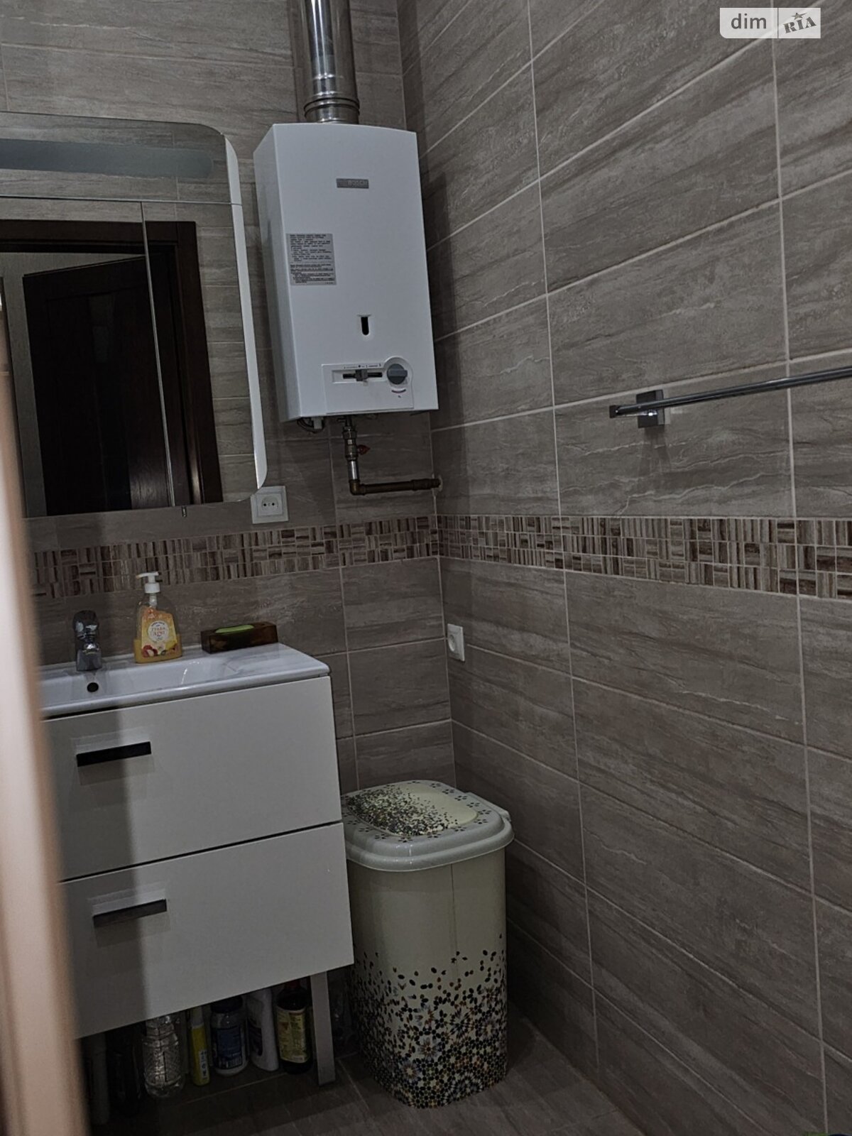 Продаж трикімнатної квартири в Харкові, на вул. Переможців 6, кв. 13, район Холодна Гора фото 1 Продаж трикімнатної квартири в Харкові, на вул. Переможців 6, кв. 13, район Холодна Гора фото 1