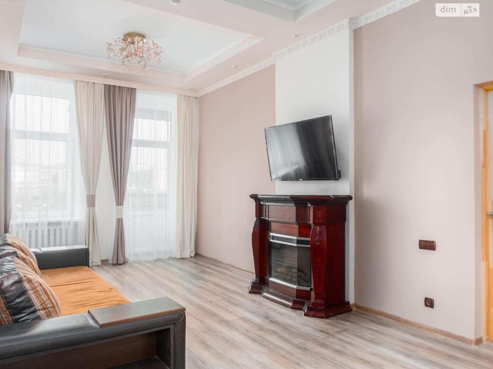 Продаж п`ятикімнатної квартири в Харкові, на вул. Чоботарська 49, район Холодногірський фото 1