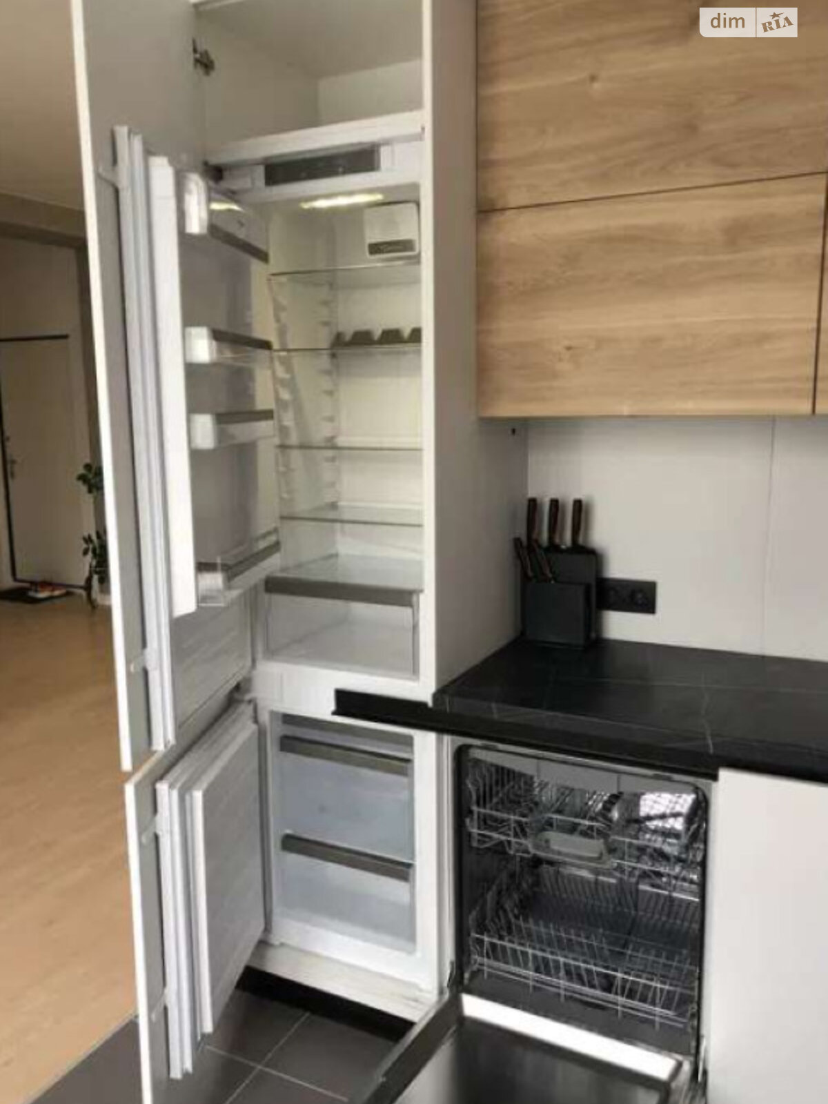 Продажа трехкомнатной квартиры в Харькове, на просп. Александровский, район ХТЗ фото 1 Продажа трехкомнатной квартиры в Харькове, на просп. Александровский, район ХТЗ фото 1